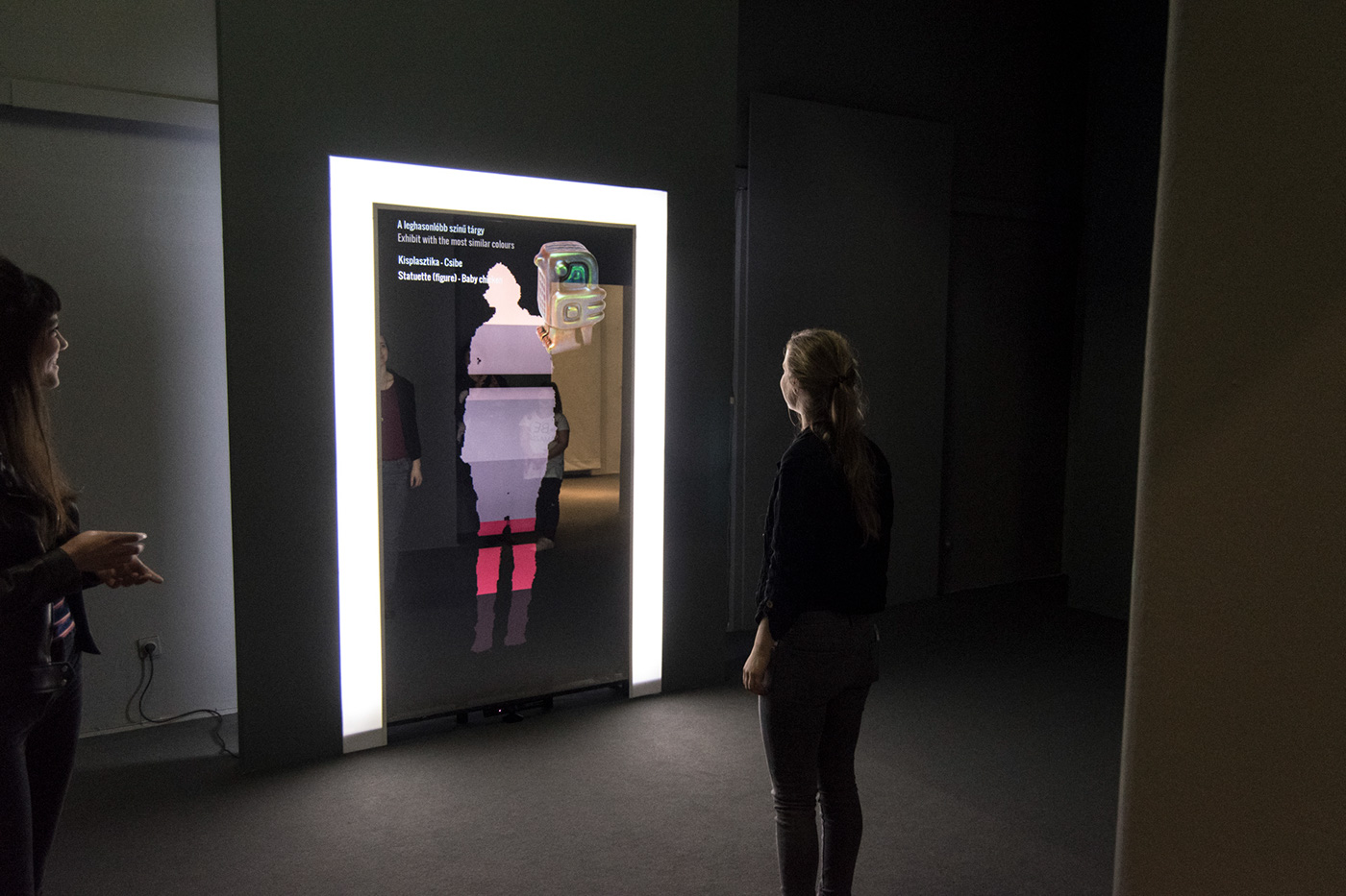 colour scanner interactive mirror palette visualization social Experience