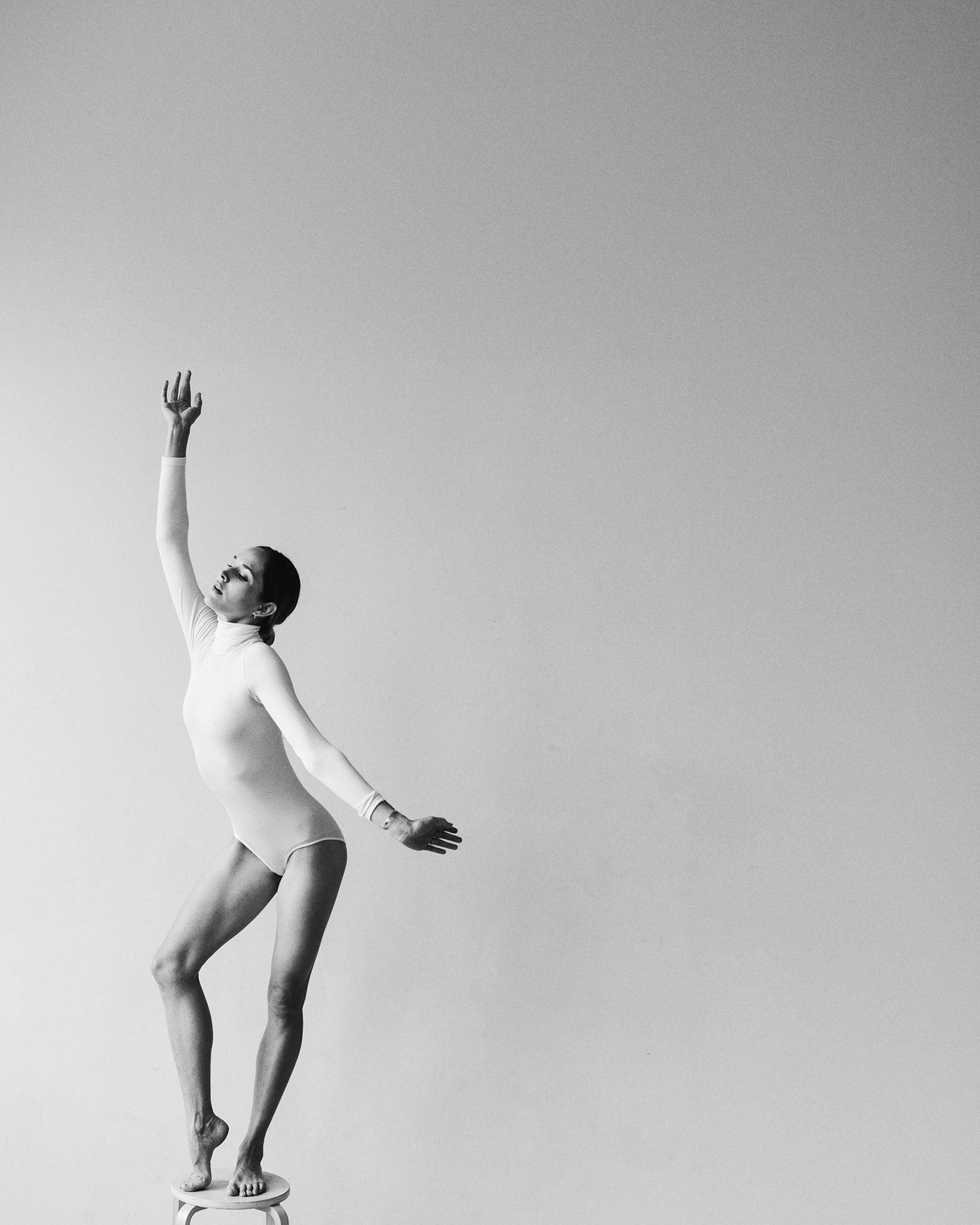 DANCE   black and white studio woman dancer ballet Photography  beauty portrait