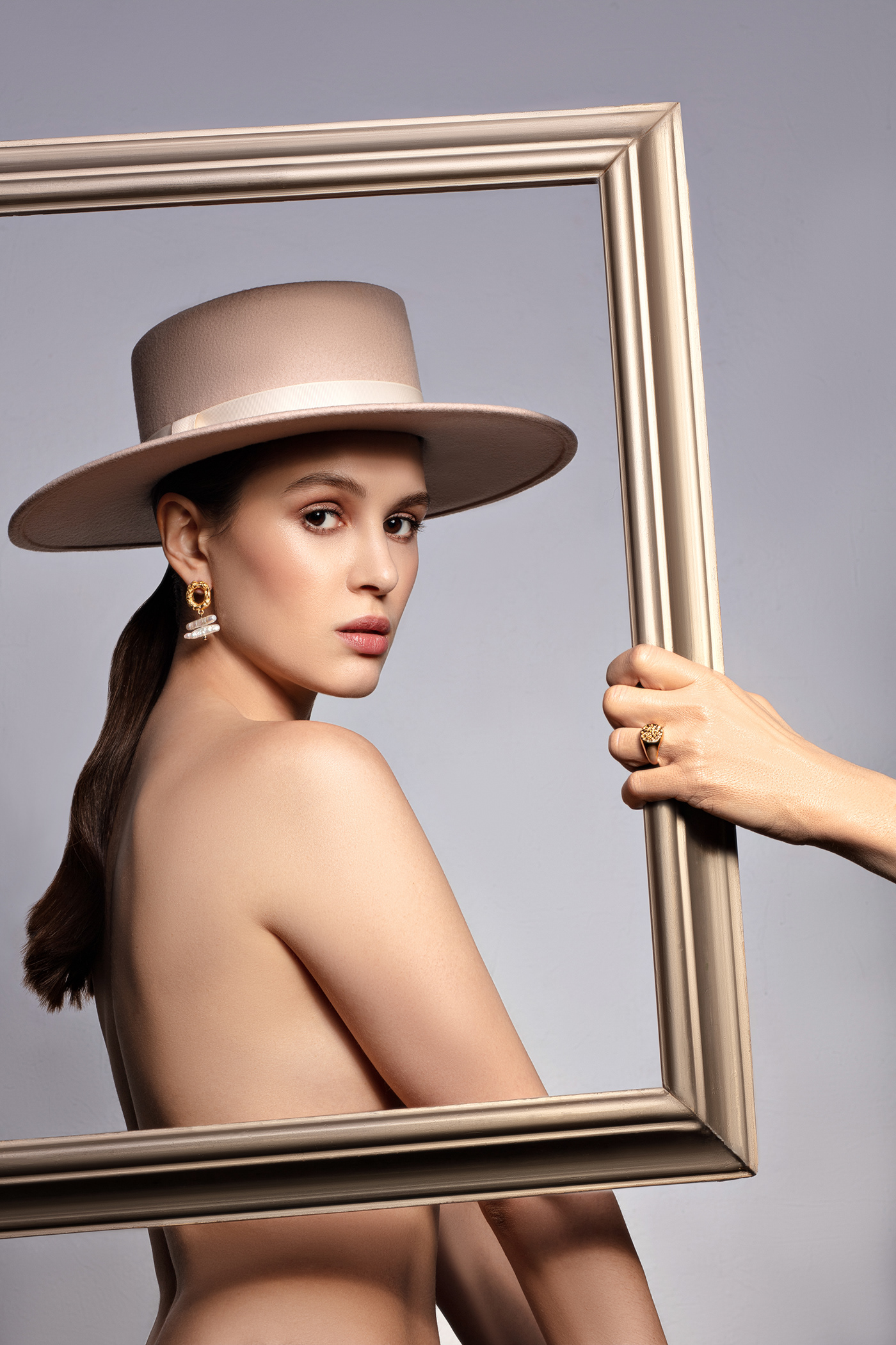 beauty editorial Fashion  gold jewelry makeup model postproduction silver skin