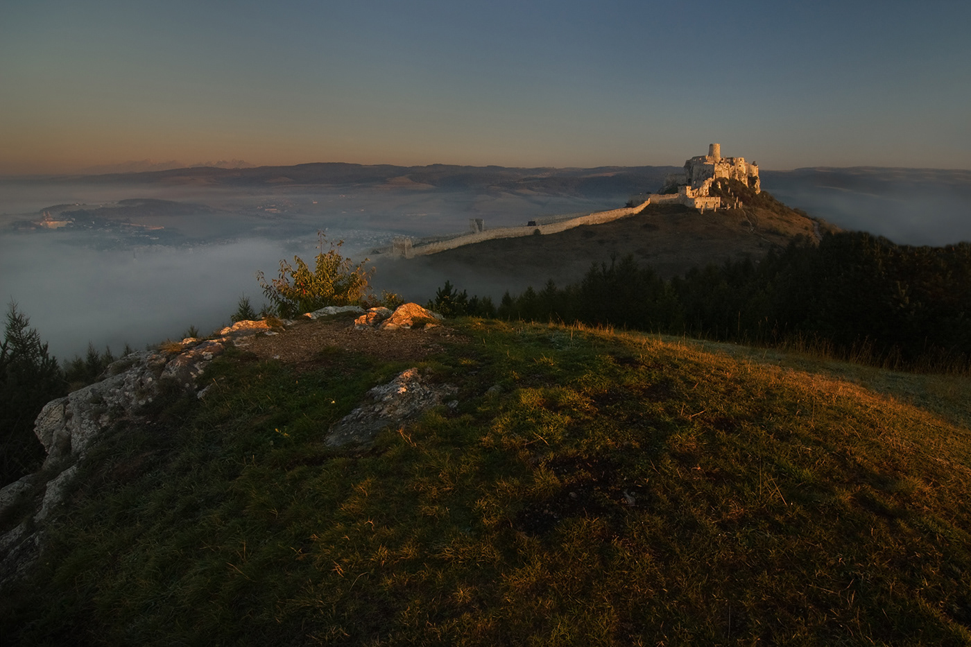 spis Castle history UNESCO heritage Day night MORNING mist fog Shadows sheep ruins