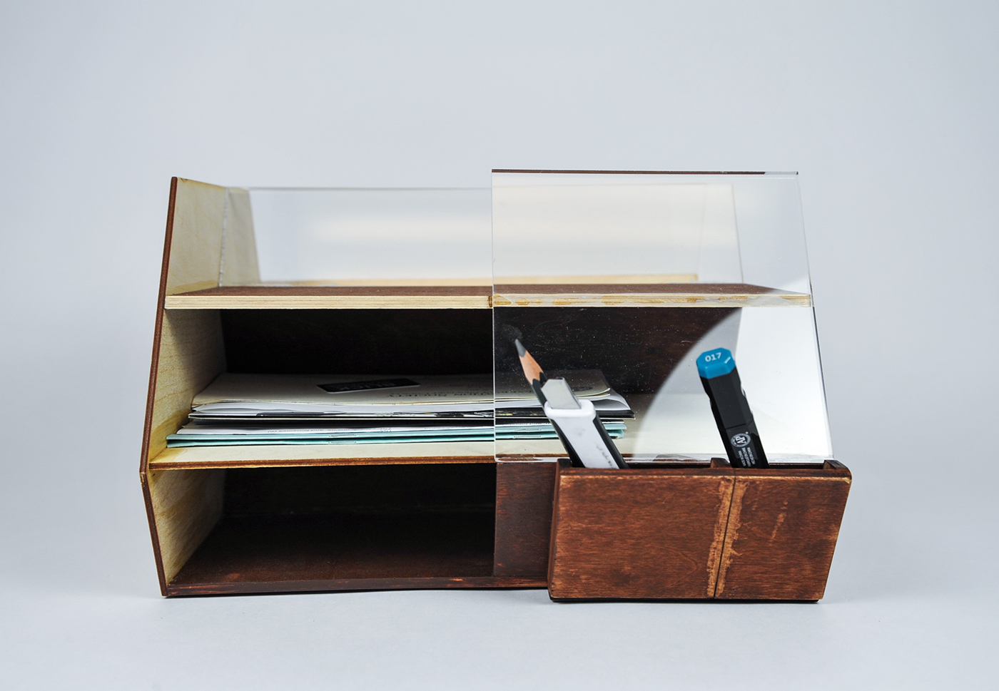 ID industrial design  furniture Desk Organizer Minimalism wood plexi Office