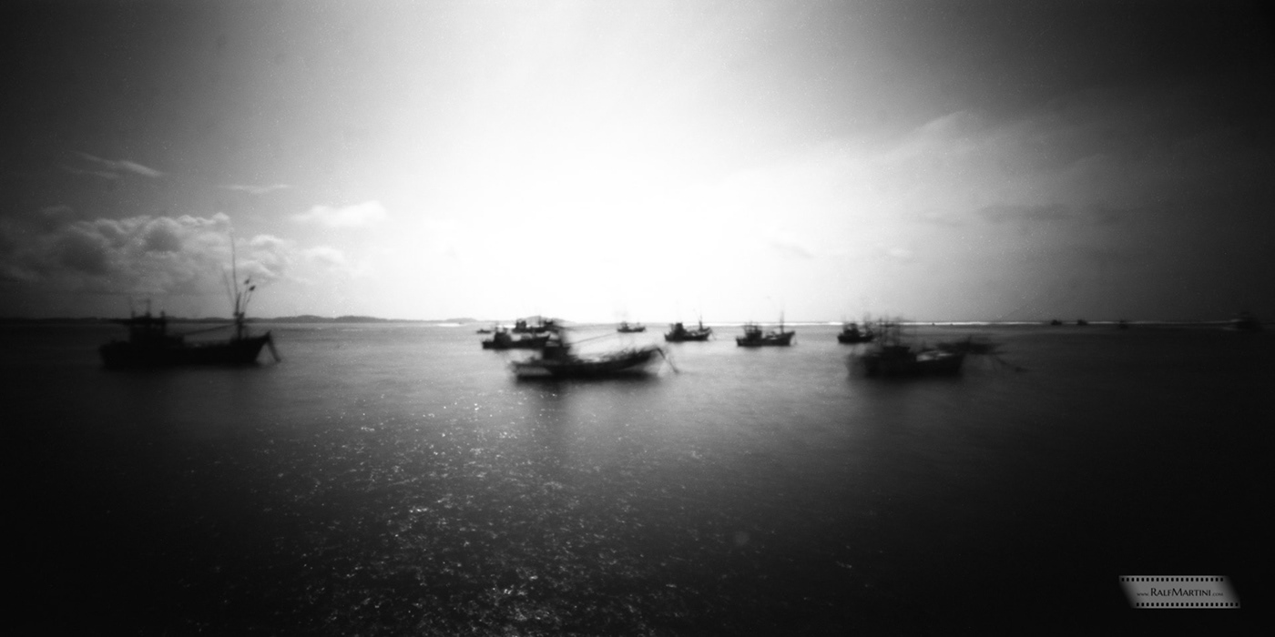 srilanka sealanka sea Ocean pinhole Lomography Landscape lightleak FilmPhotography abstract