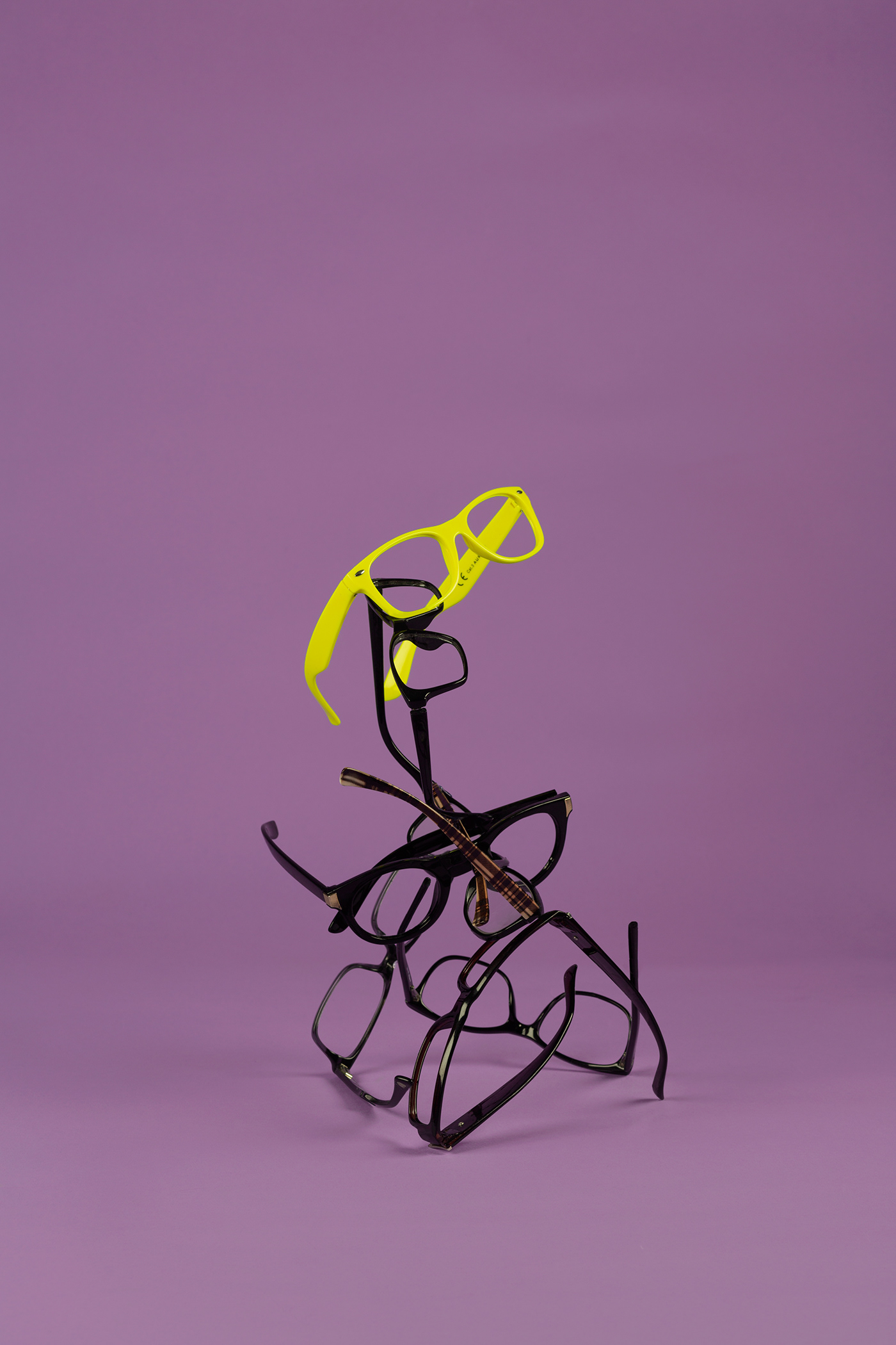 construction glasses lunette lunettes photo Photographie purple sculpture yellow