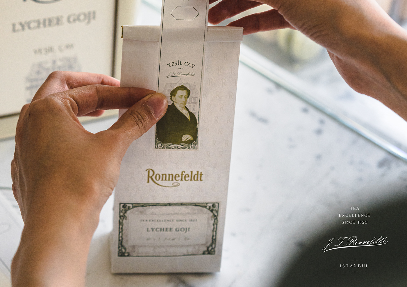 botique elegant gold luxury Packaging Pouch Design  ronnefeldt royal teapackaging vintage