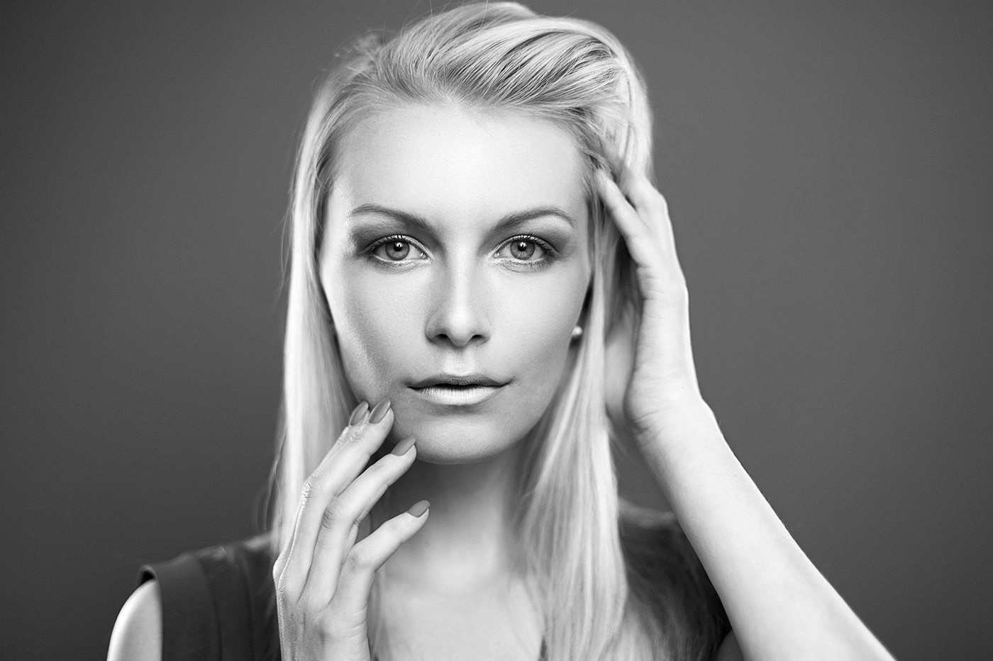 model beauty shoot portraits Canon bowens Photography  studio blonde Grey Background sean tucker photography