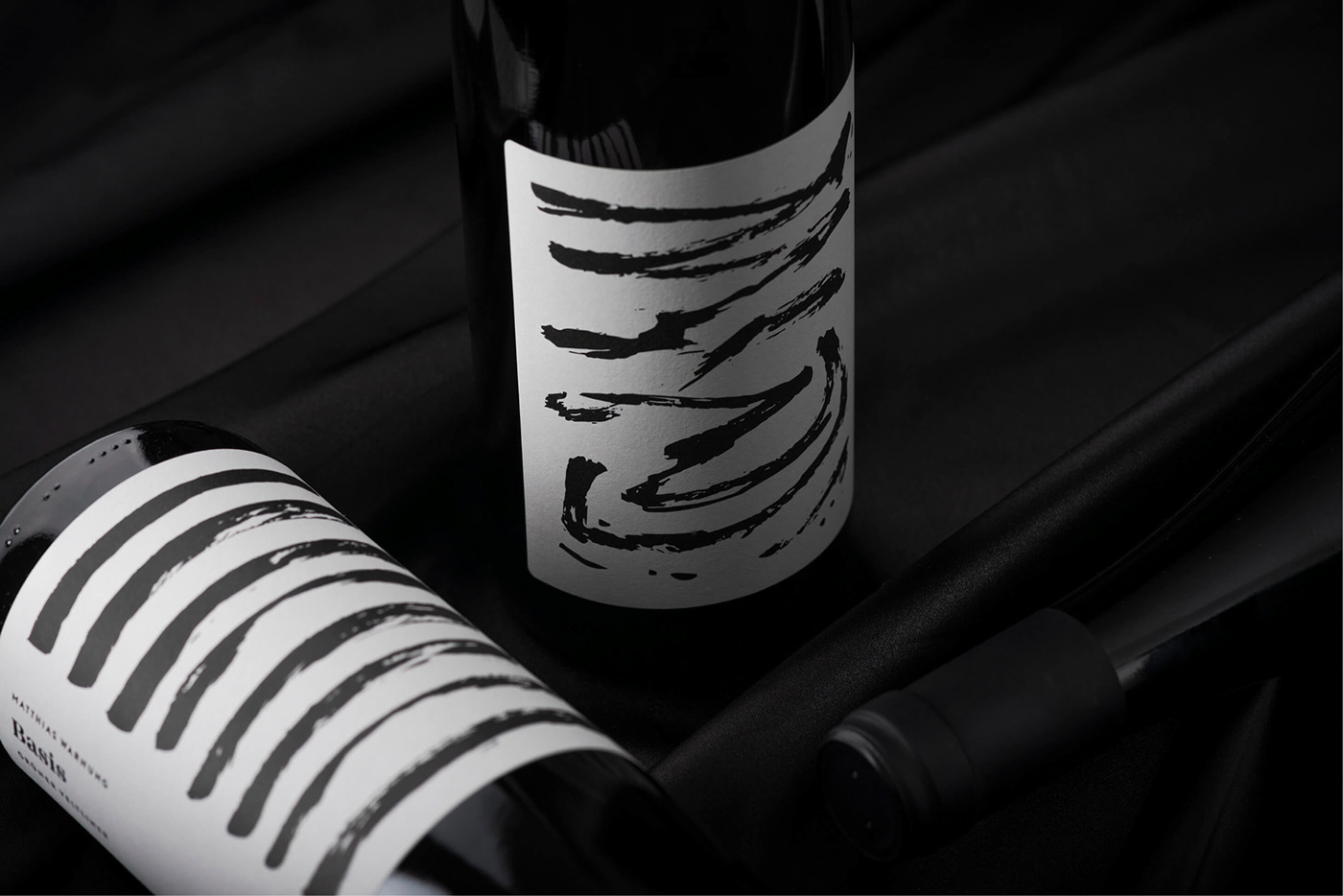 graphic Packaging black handmade ILLUSTRATION  bottle wine