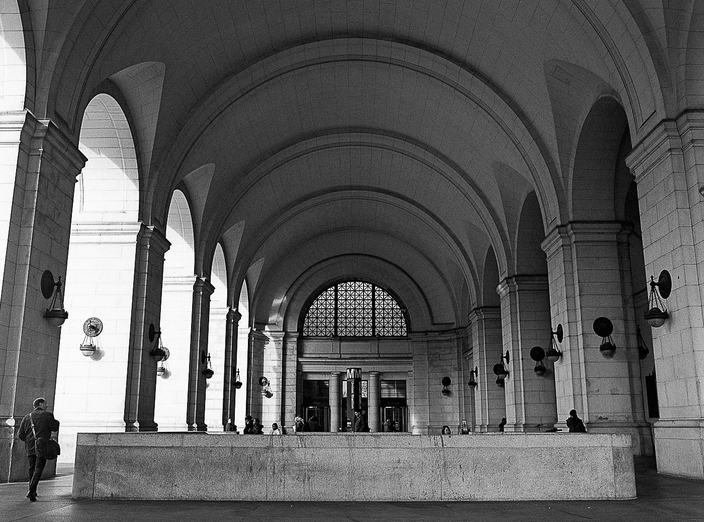 black and white bronica etrs film photography Kodak TriX 400 Union Station DC washington dc