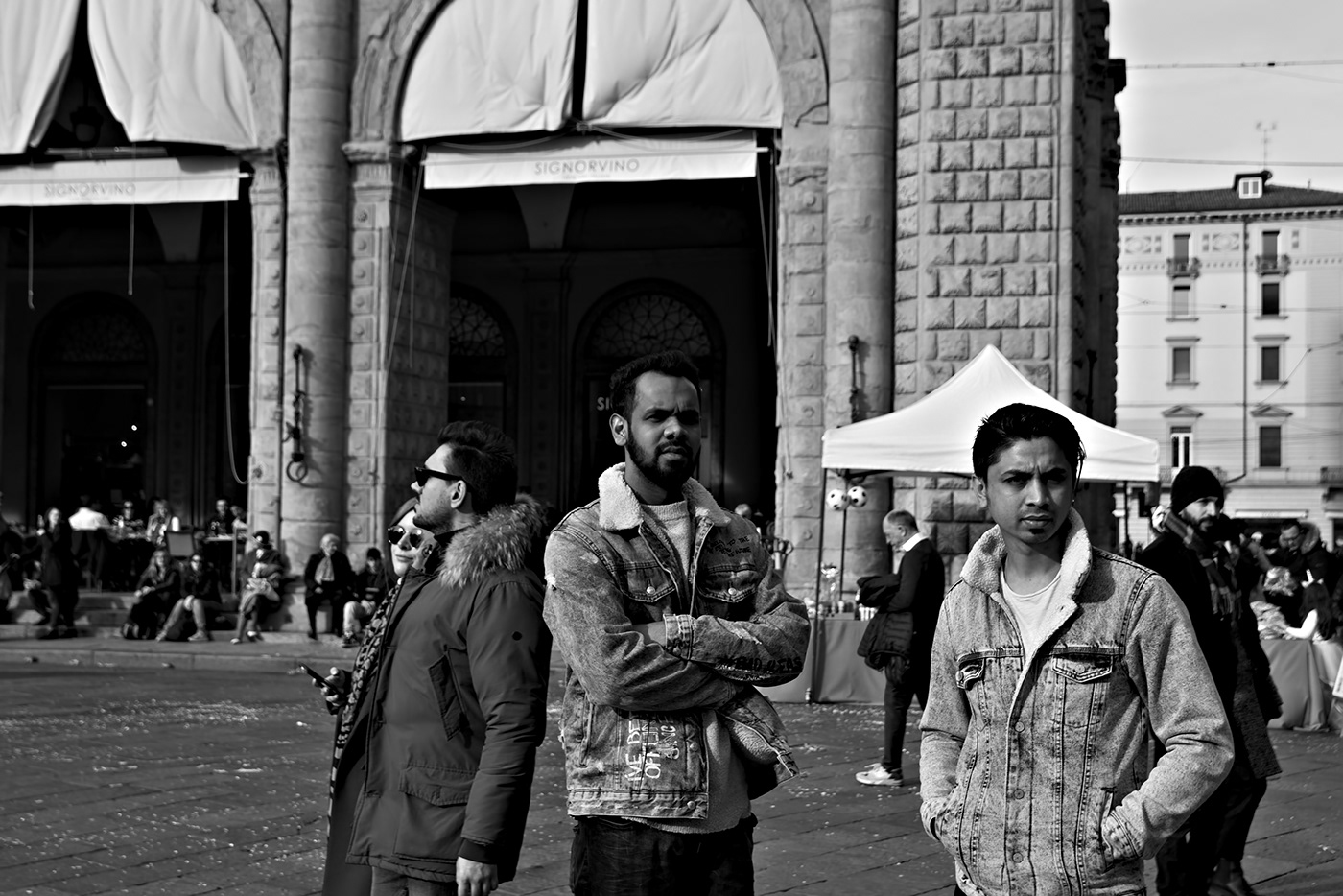 black and white bnw bologna candid daily life Italy monochrome Photography  Street street photography
