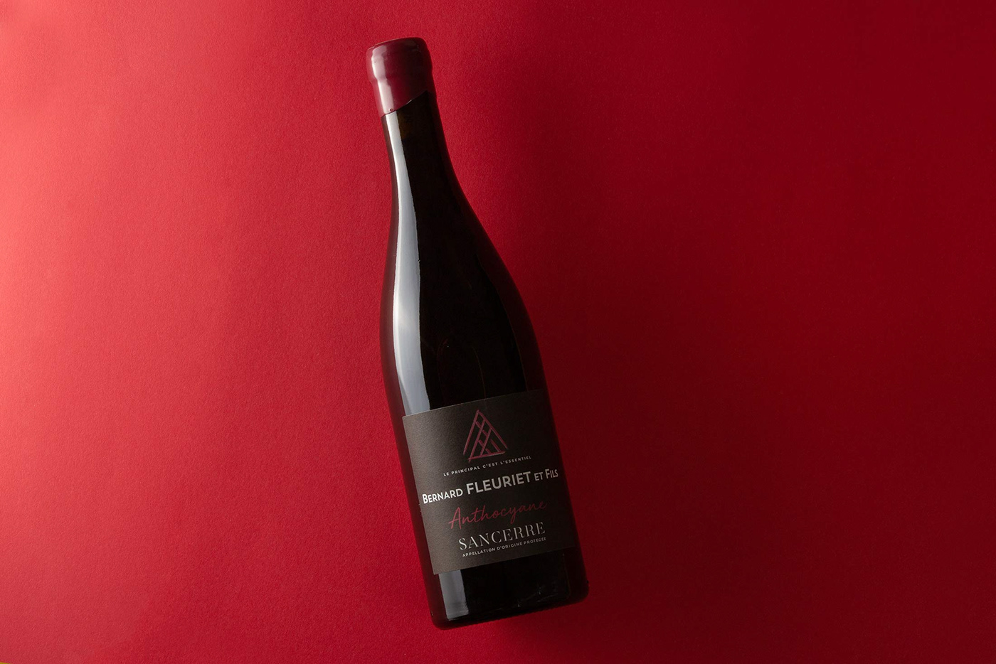 étiquette de vin crée par Laurent Moure graphiste spécialisé dans le marketing du vin