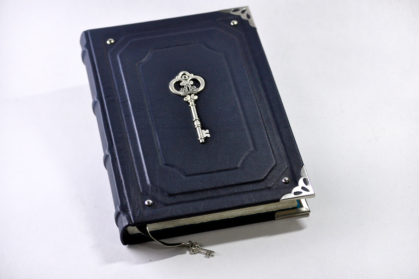Bookbinding handmade key leather medieval