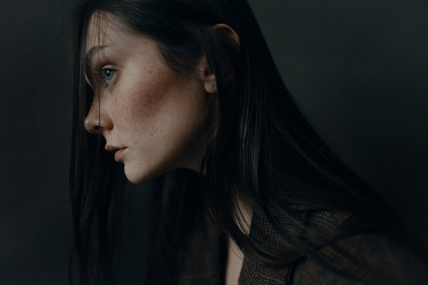 woman portrait photoshoot model Photography  freckles Leica leica q light 28mm