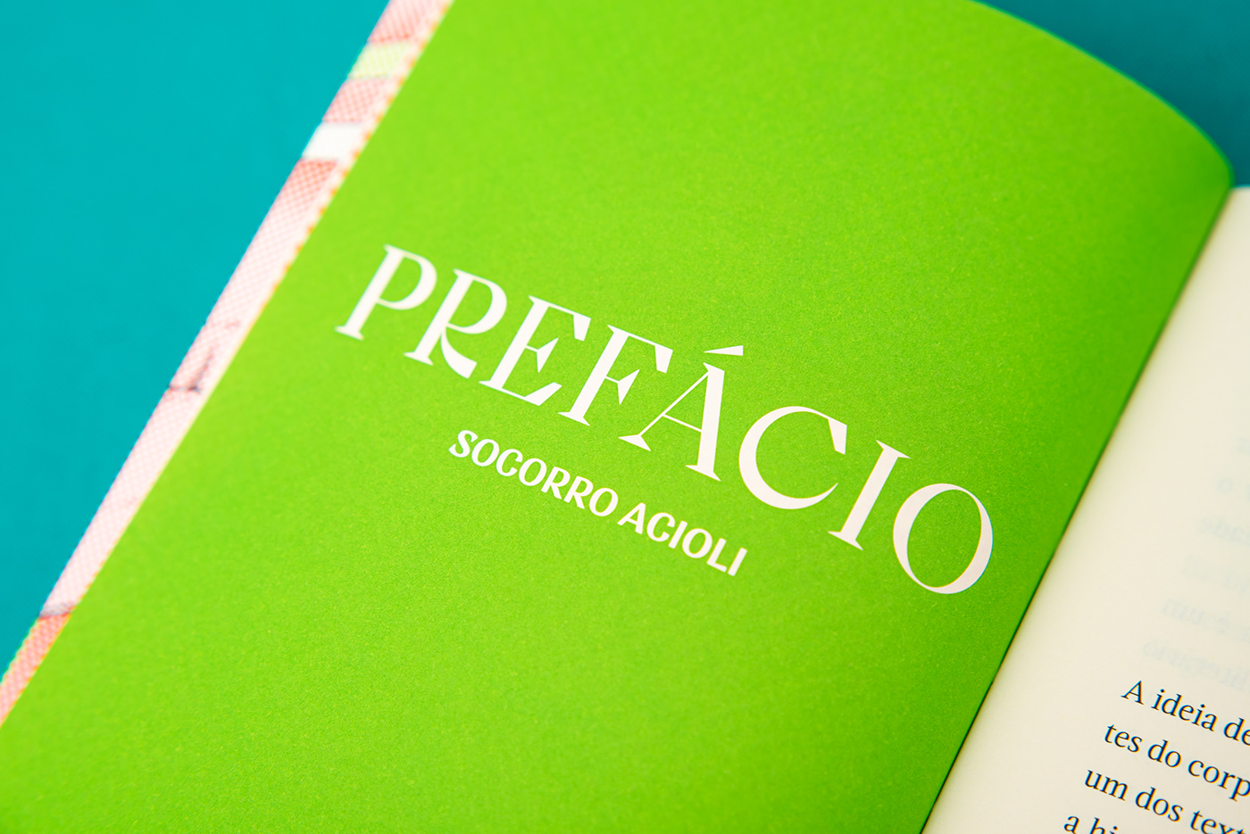 book book cover capa de livro editorial she designs books covers halftone Livro pantone colorful