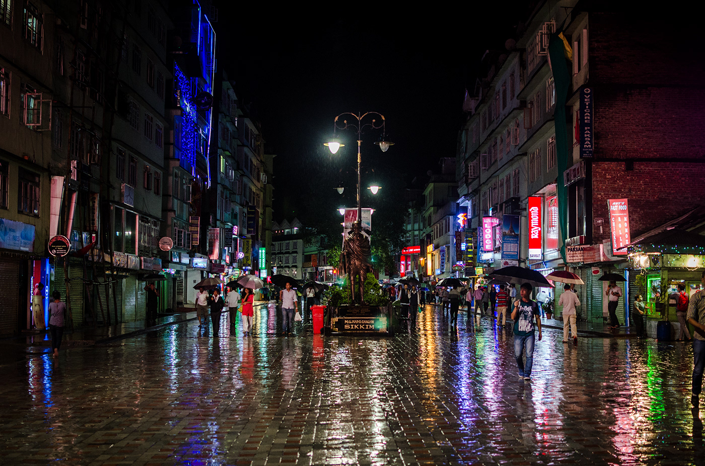 Kolkata India road trip Cannon daily life City of joy lifestyle people Darjeeling SIKKIM
