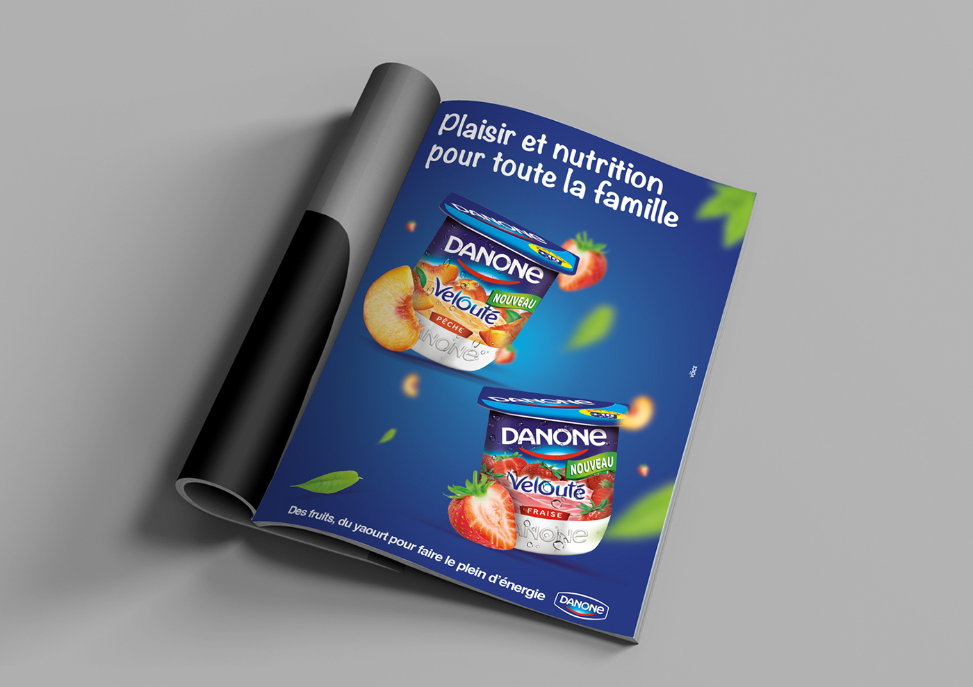 Advertising  publicité senegal dakar Danone yaourt fraise pêche voiceafrica
