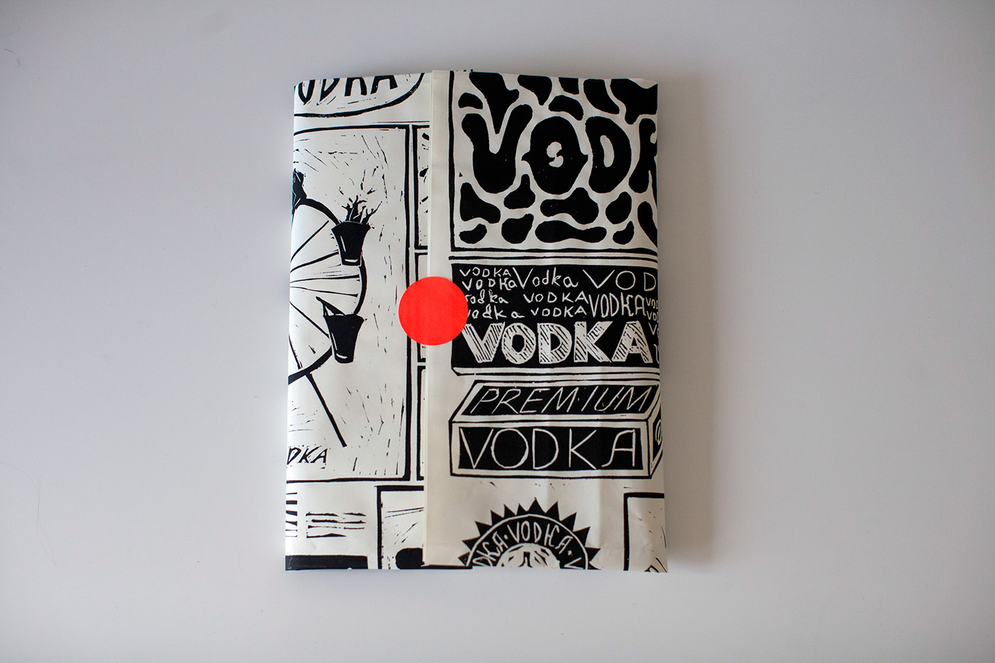 Riso print linocut pen drawing collage storytelling   bumajno Zine  Vodka