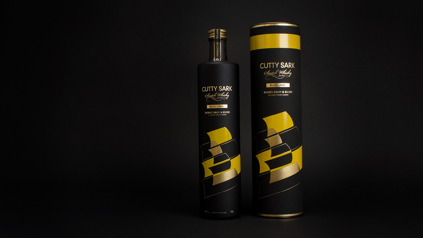 cutty sark Whiskey Whisky package design  black gold evolutionary revolutionary alcohol Spirits bottle matte black