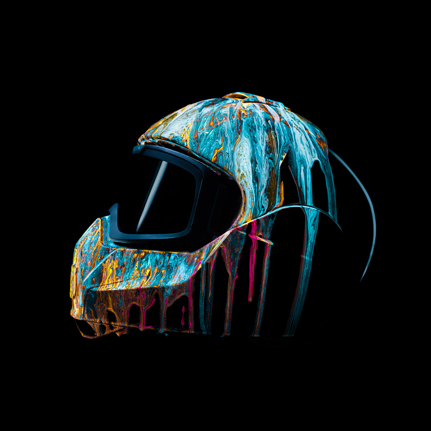 To create Halo, Rubén used a real helmet, painted it and then photographed it in the studio.