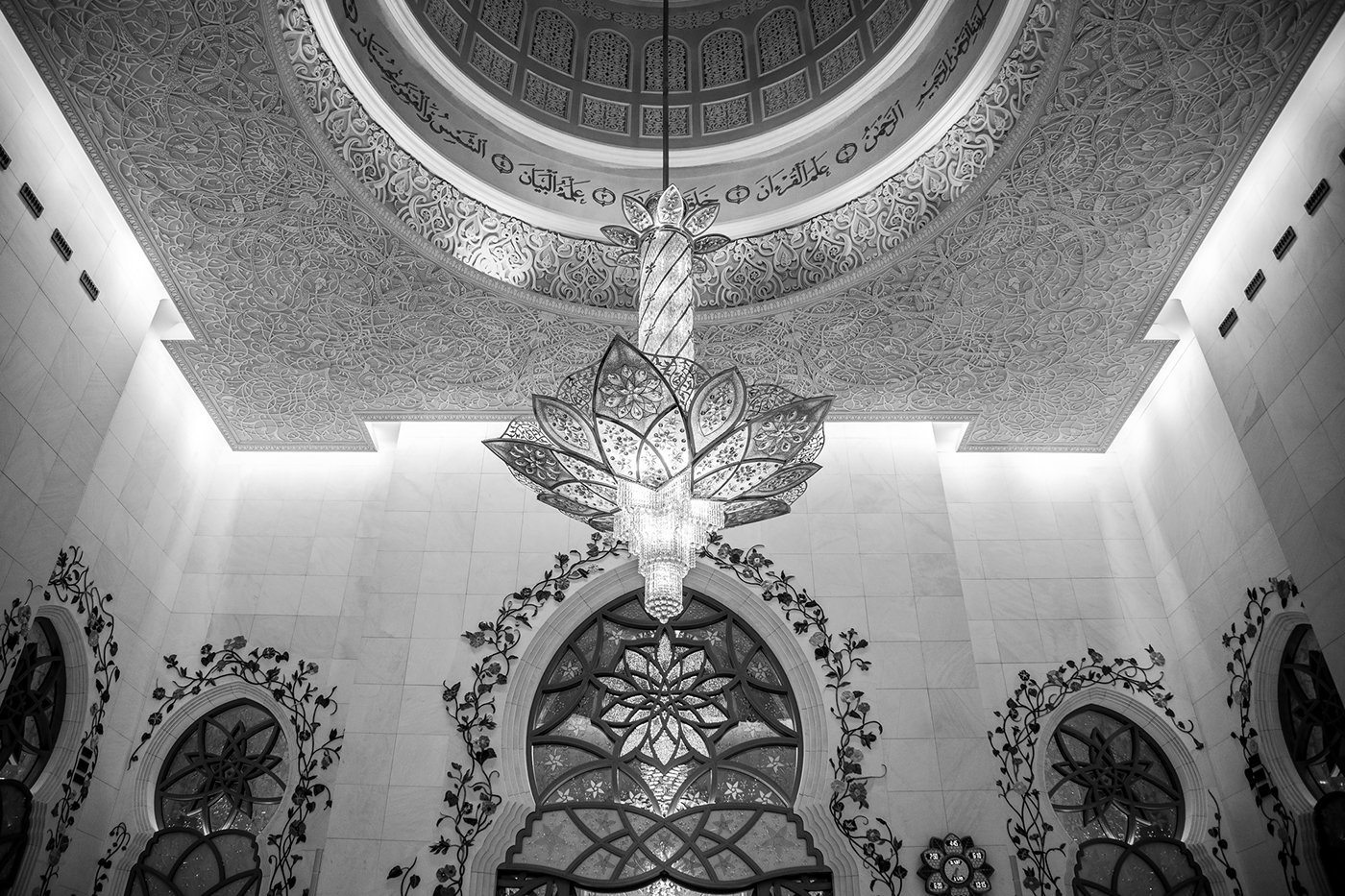 Photography  Abu Dhabi UAE Architecture Photography Travel digital photography  black and white monochrome architecture mosque