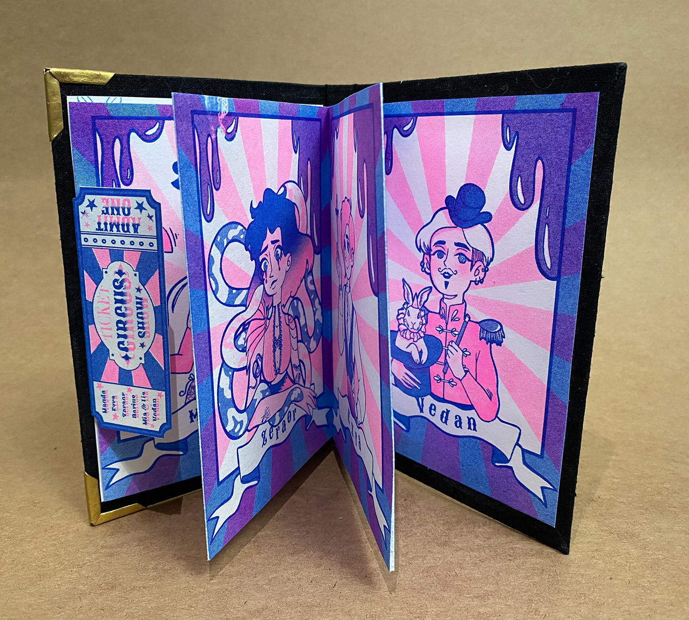 accordion book Circus riso printing