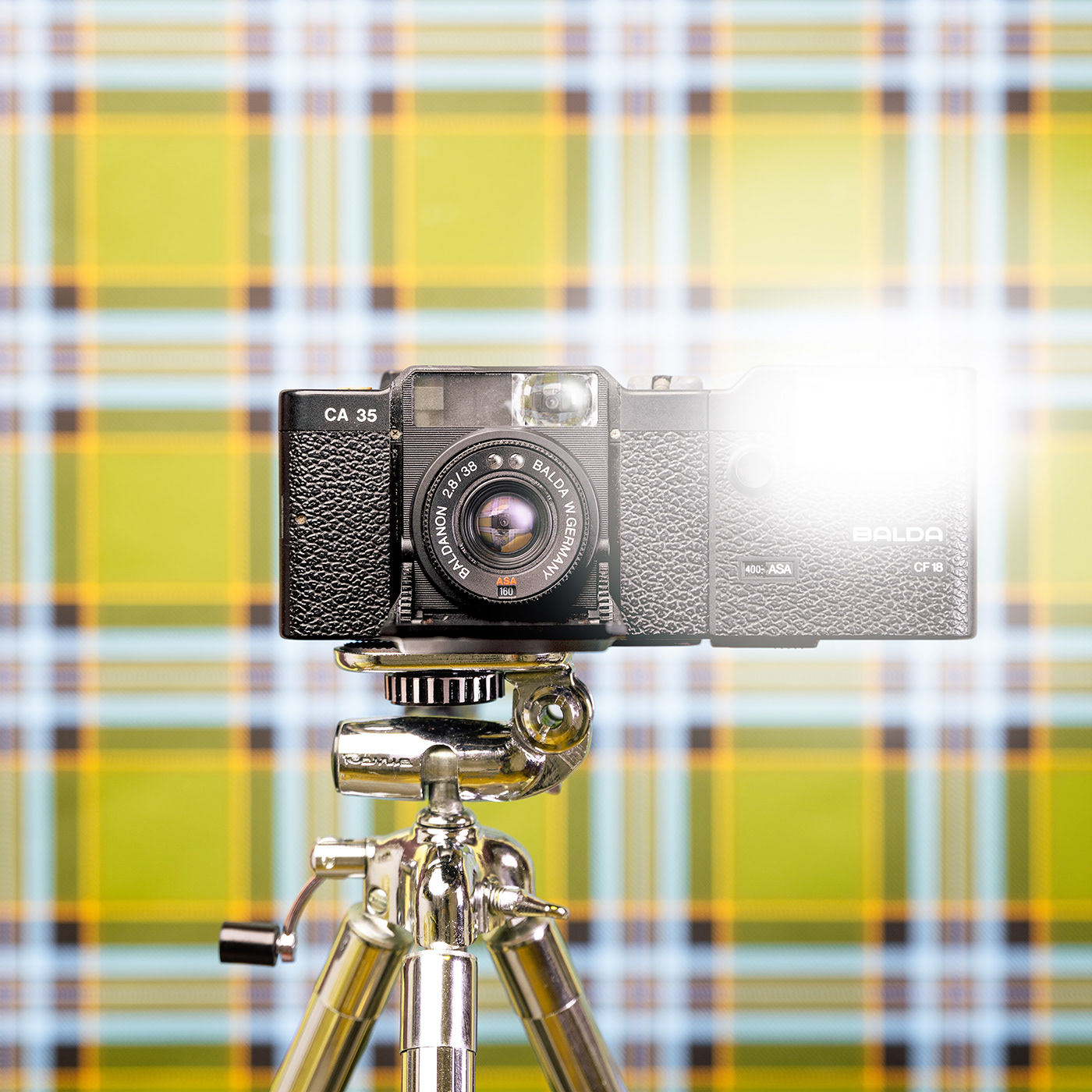 camera cameraselfies contemporary Retro selfie selfportrait vintage wallpaper