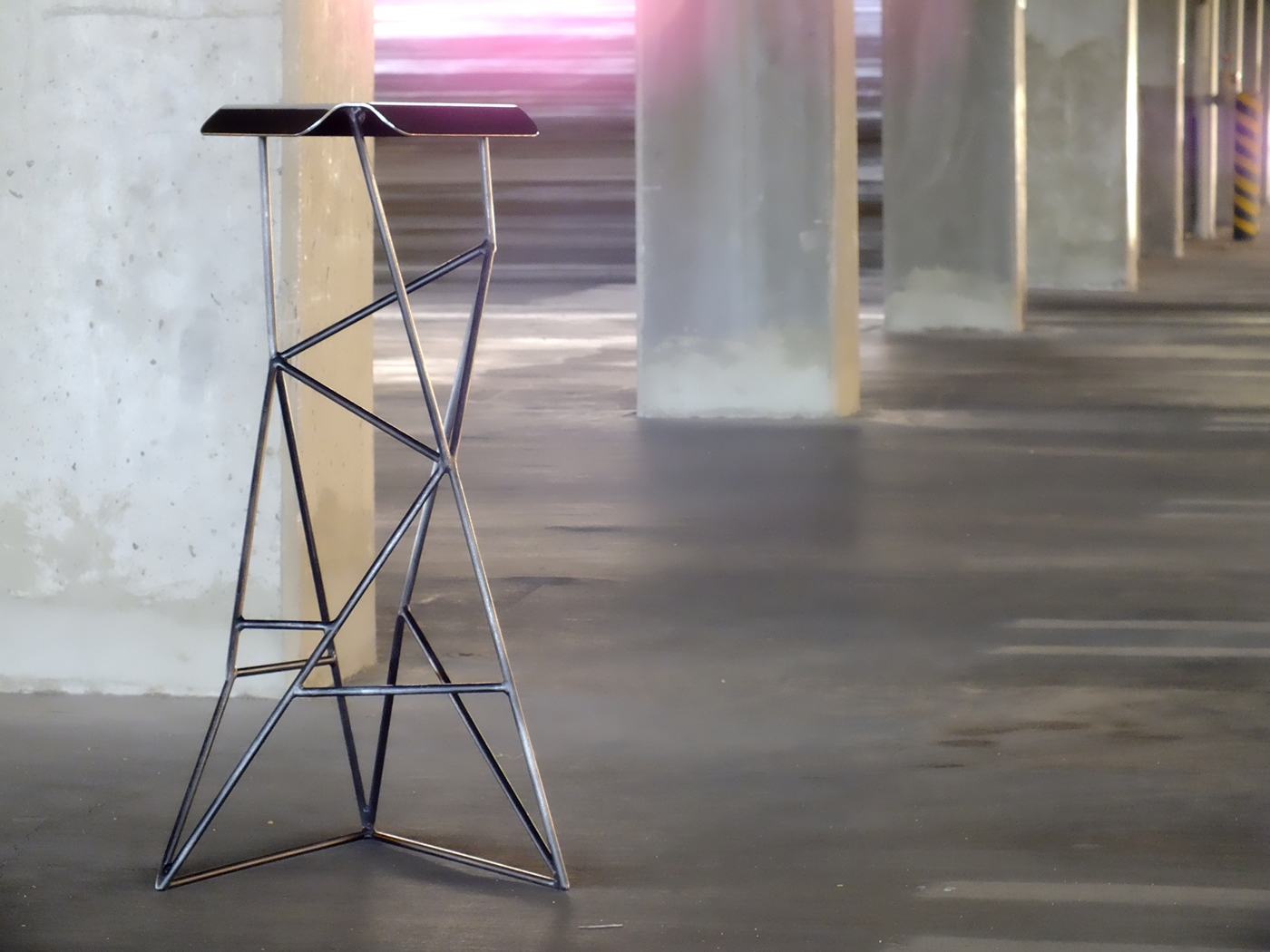 stool  art  chair  furniture  SEAT   steel  stainless  metal  welded black  polished  triangle