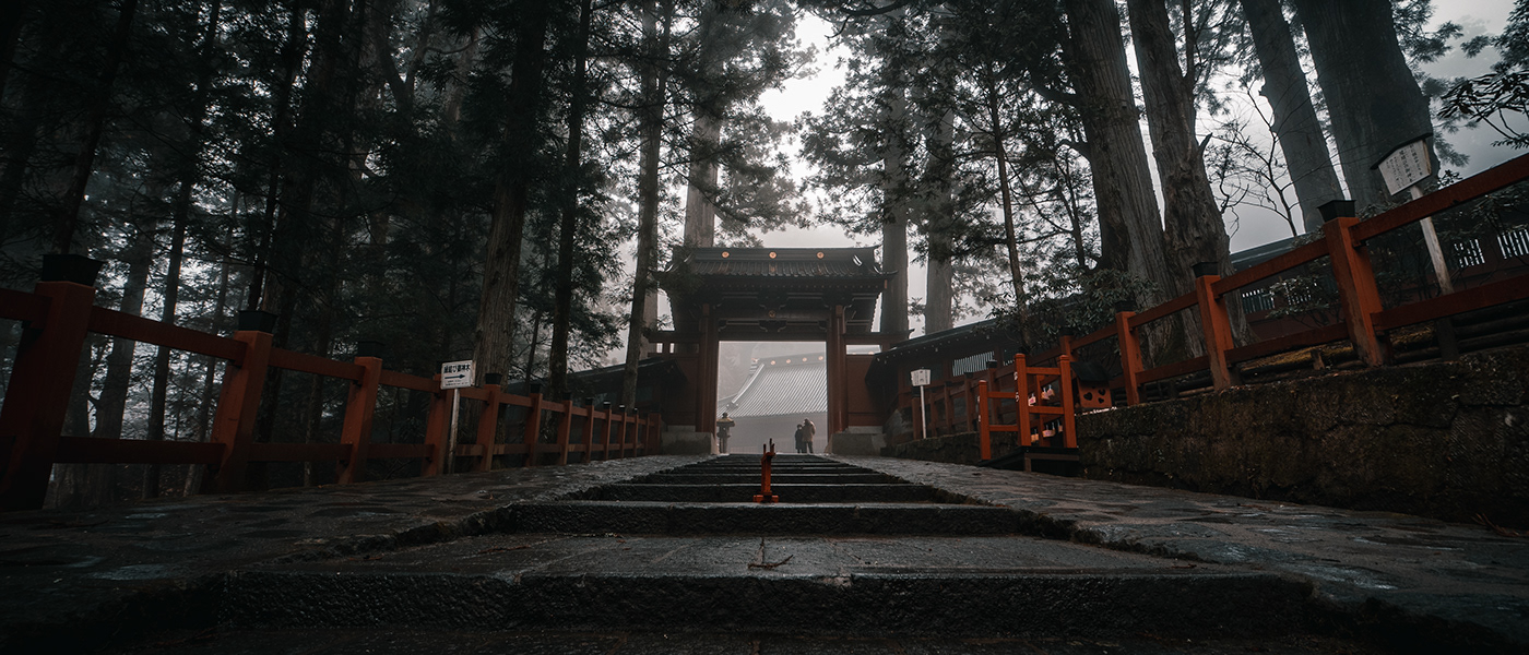 japan Travel Photography  foggy forest architecture temple 日光東照宮