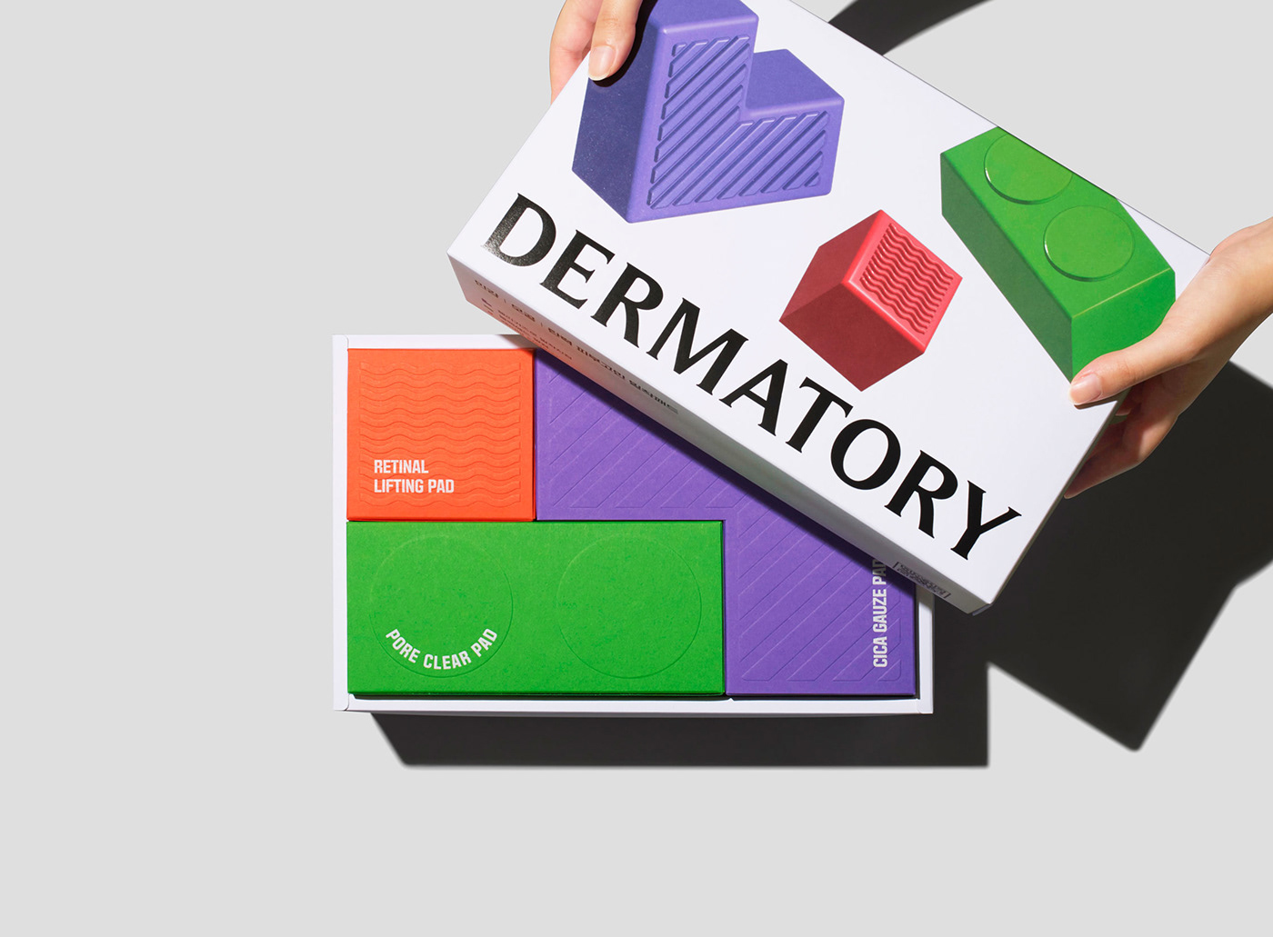 dermatology clinic beauty cosmetics skincare Packaging brand identity press kit HEAZ influence kit
