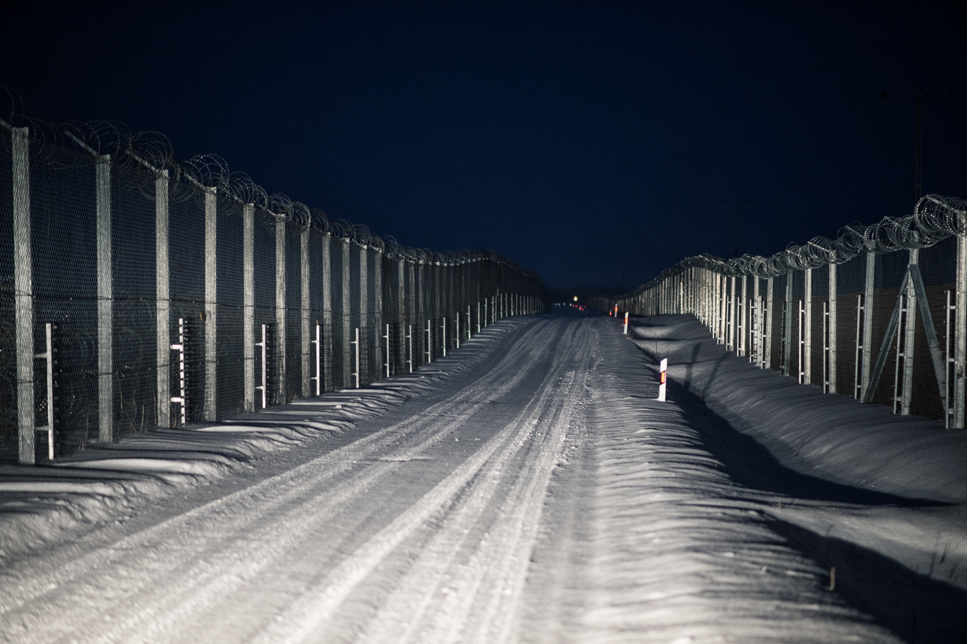 hungarian border fence borderfence border barrier hungary Serbia migration migrant crisis