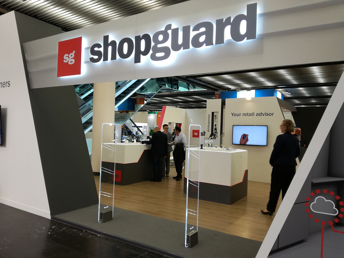 pivot270 Exhibition  design Shopguard euroshoptradefair Stand