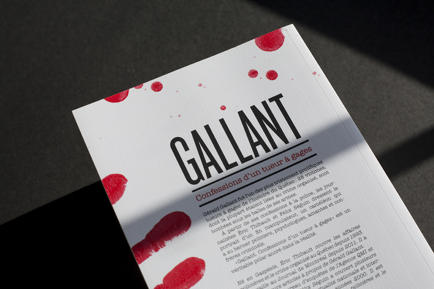 Gallant book cover blood murder triller Journal de Montréal red evidence finger print print grid spread
