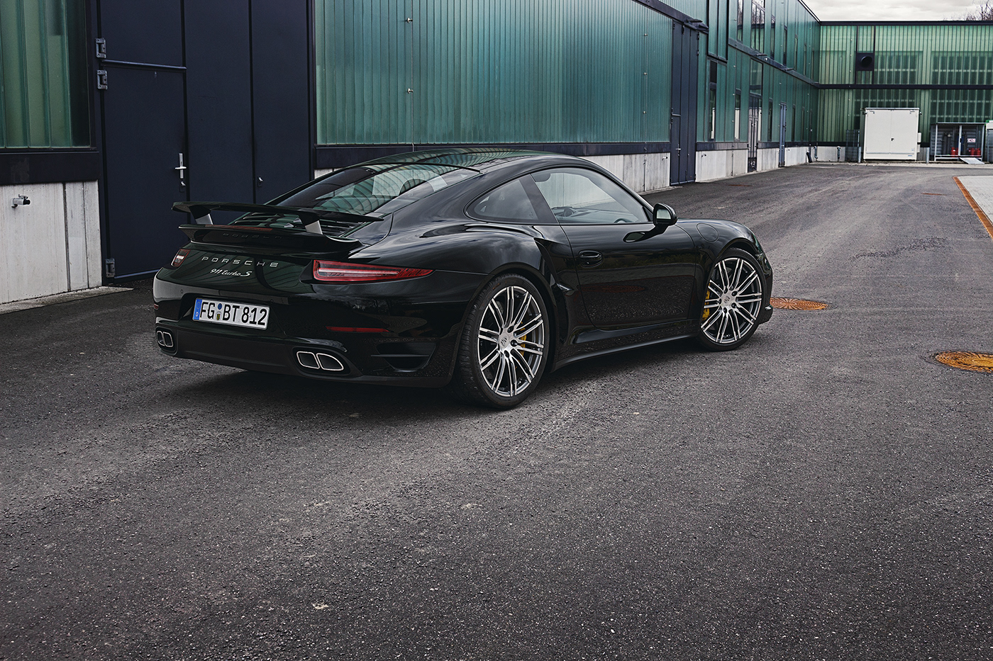 Porsche backplate black closeup photorealism CGI cinema4d bokeh car Render