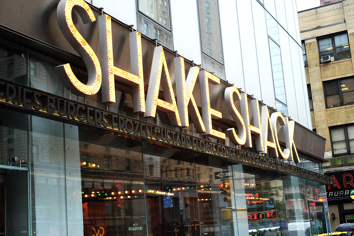 newyork nyc crowed people characters man woman car Shakeshack Food 