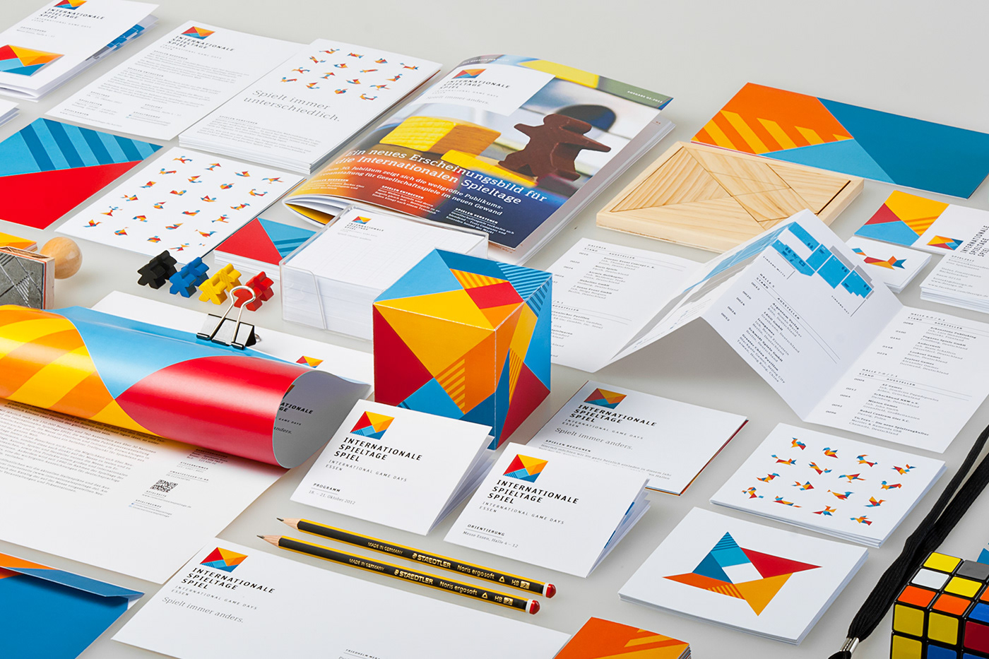 Corporate Identity Corporate Design  advertising   editorial design trade fair Fair board games essen FH Aachen tangram game logo