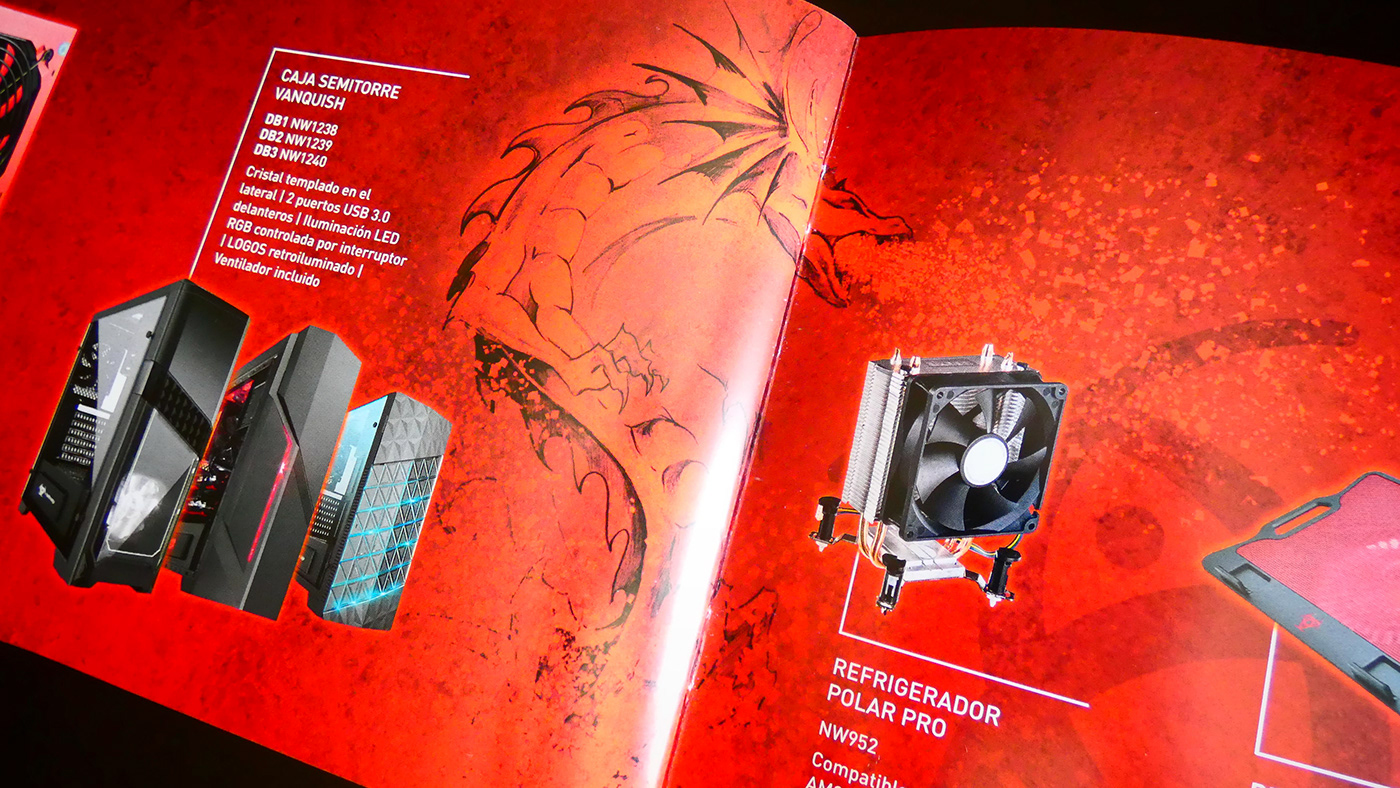 Gaming Diseño editorial editorial robots game brochure