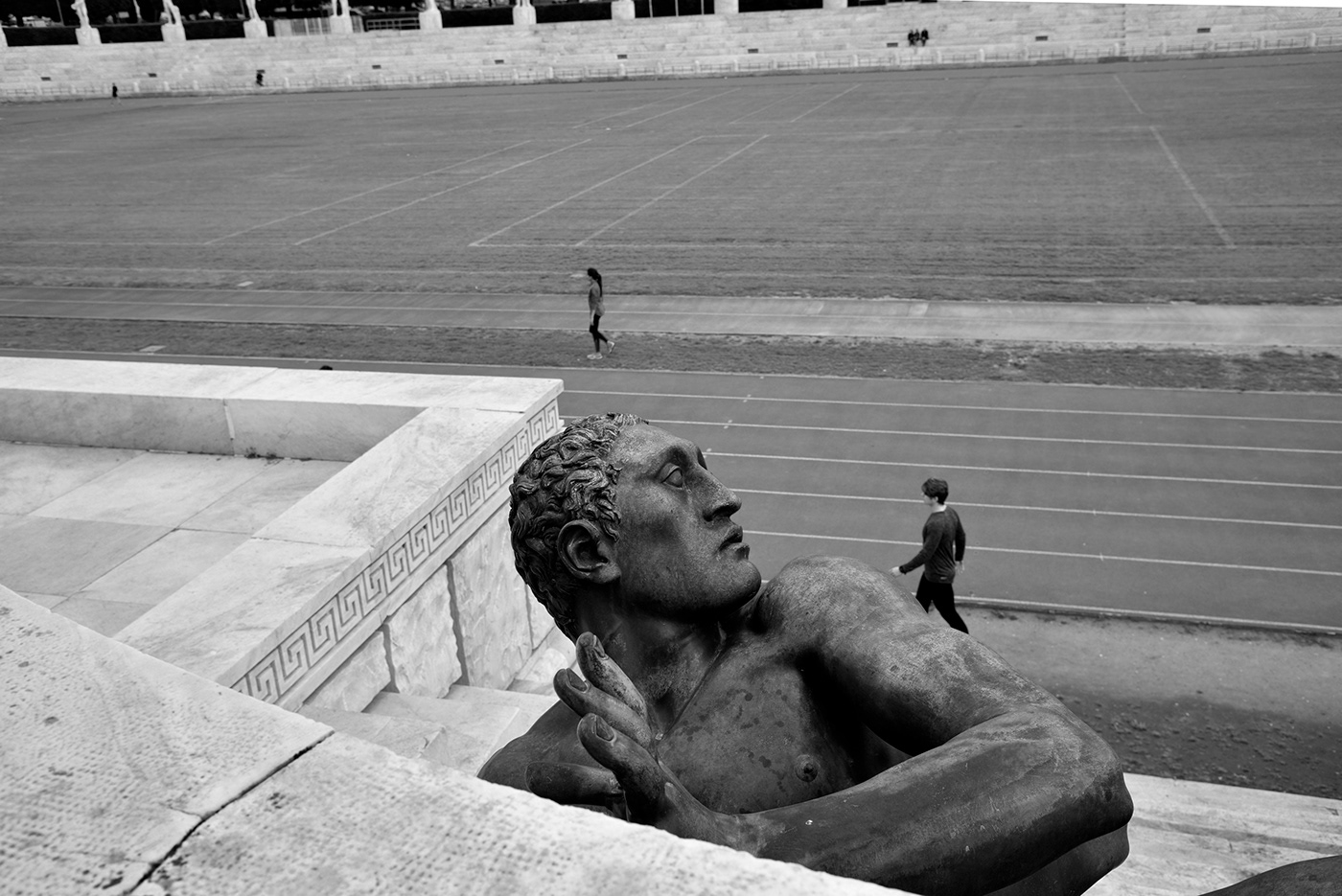 statue sculpture people street photography
