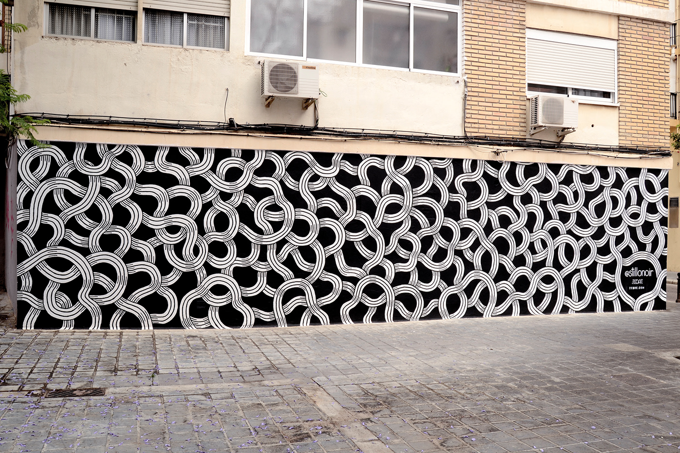 Mural valencia spain pattern black and white abstract Street Art  urban art Graffiti Muralist