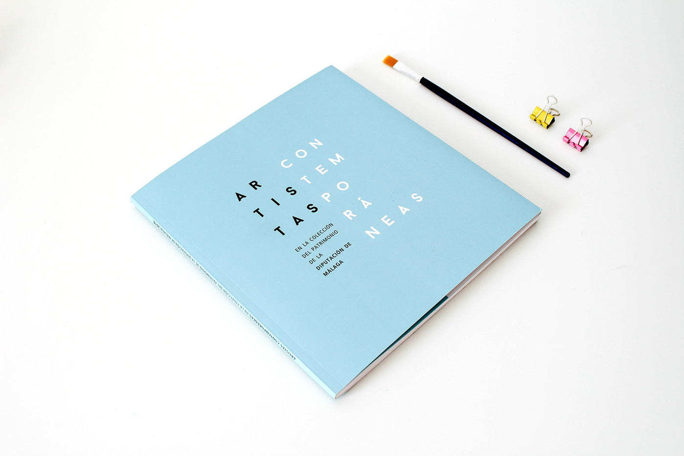catalogo arte Diseño editorial cubierta cover artistas contemporáneas malaga