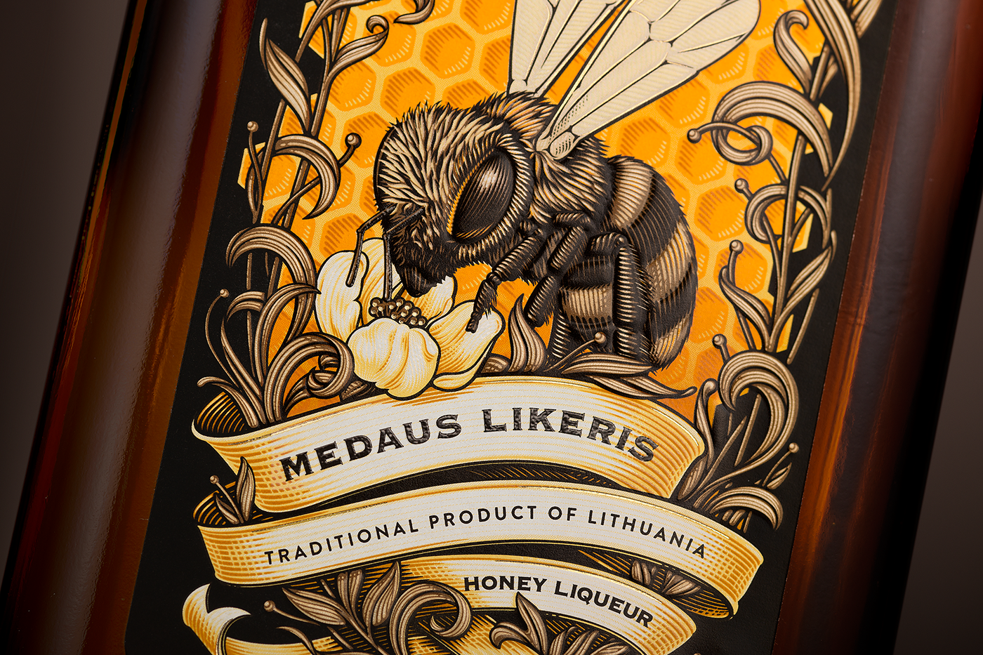 krupnik Label Liqueur etiquette packaging design Stumbras Krupnikas honey liqueur Lithuanian