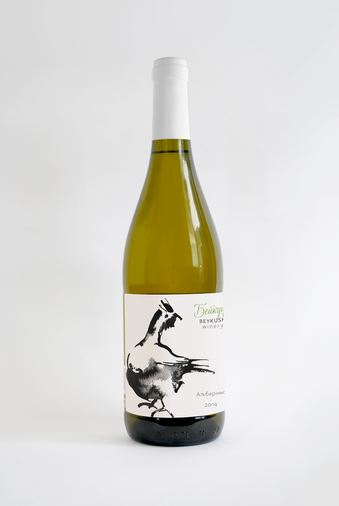 Illustrative bird wine ink water package