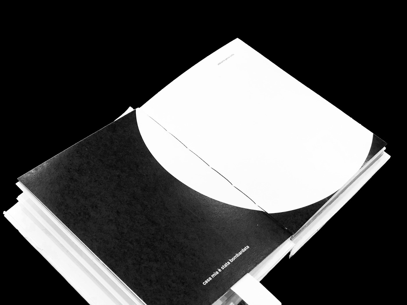 Bookdesign editorial grafica editoriale graphicdesign InDesign librointerattivo multimodale progettazioneeditoriale progettazionegrafica rifugiati