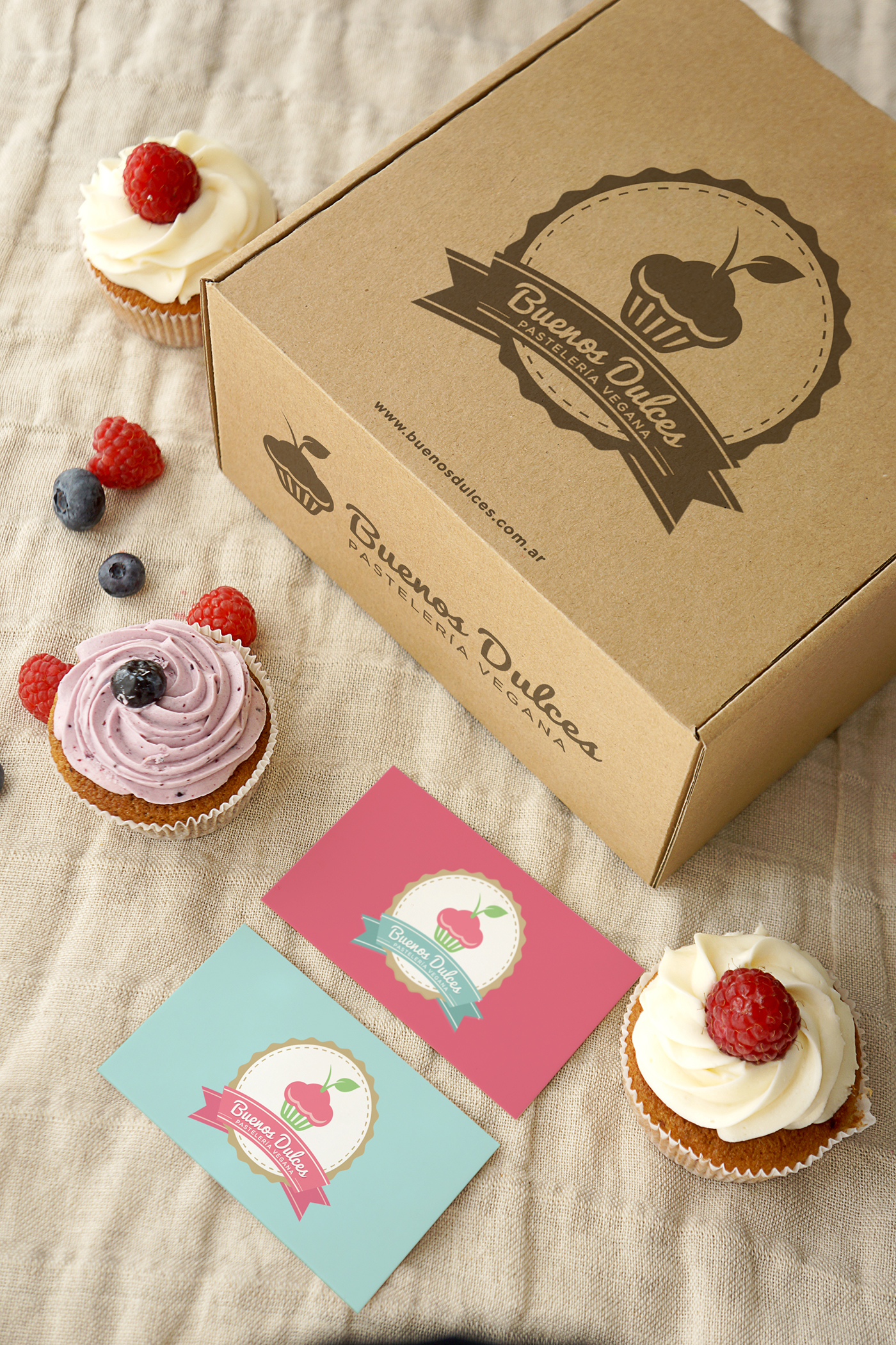 branding  Identidad de marca logo graphic design  Tarjetas Packaging vegan Food  cupcakes gastronomia