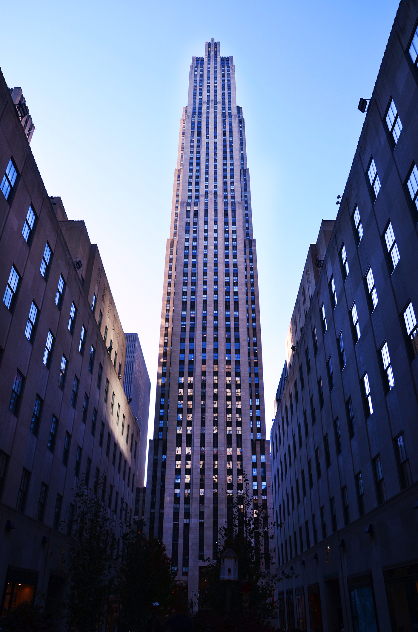 indentity design logo New York nyc minmalist Packaging tower Empire States Building rockefeller center