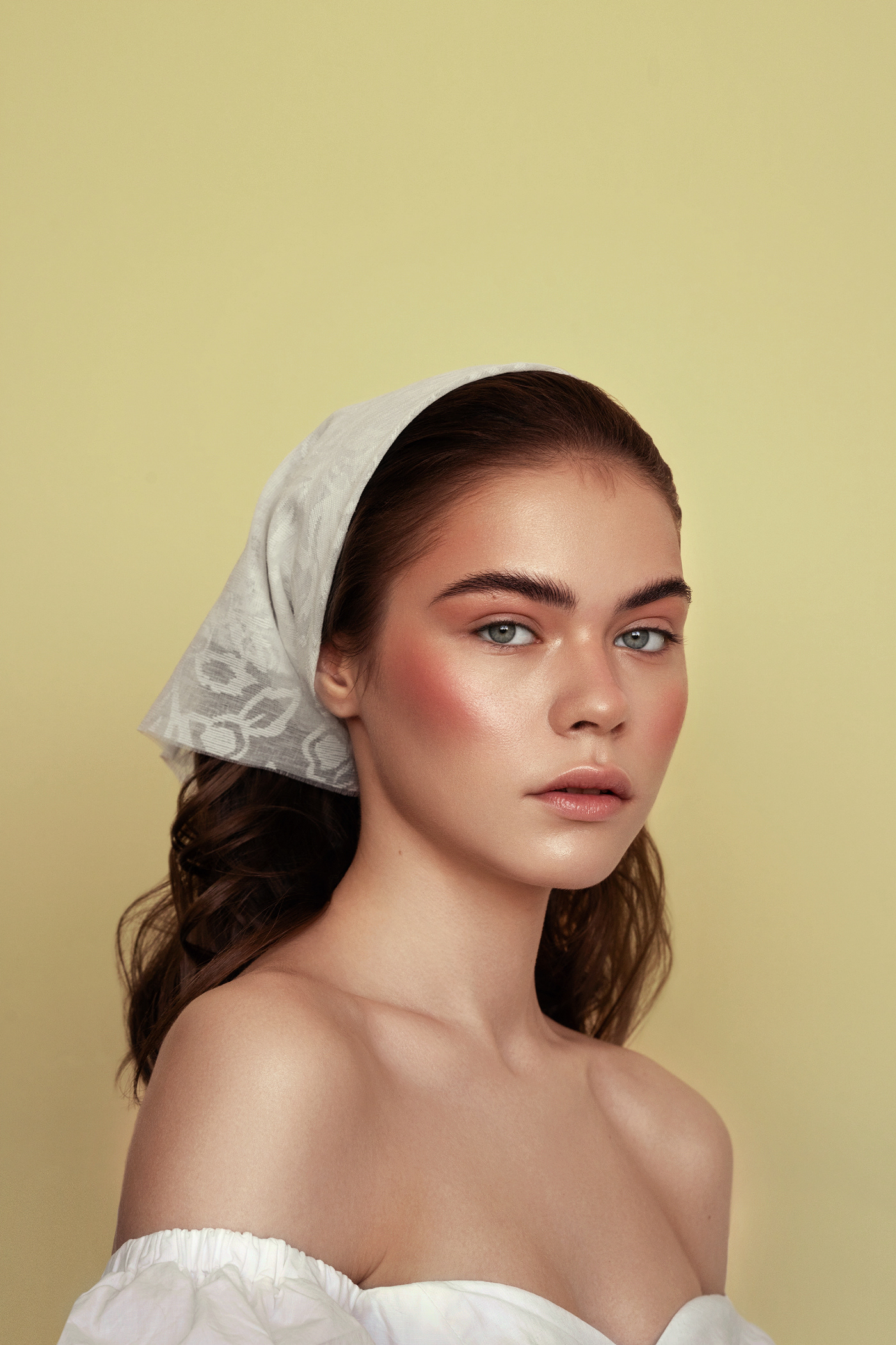 beauty photography color grading dodge & burn high-end postproduction retouch retoucher retouching  Skin retouching makeup