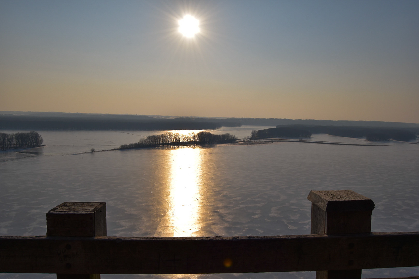 mississippi river sunset Sun river ice winter haze colors lookout point