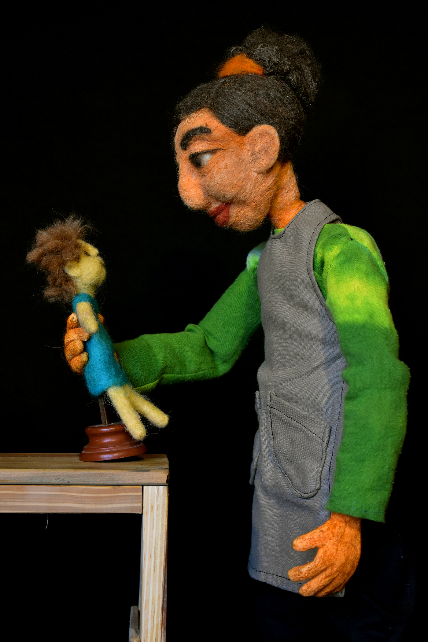 felt puppeteer Puppetmaker puppets sculptur textilarts wool fiberartist needlefelting collage