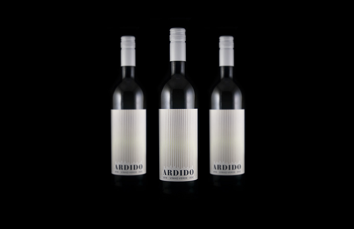 wine vineyard concept drink Label lines burned grid gold
