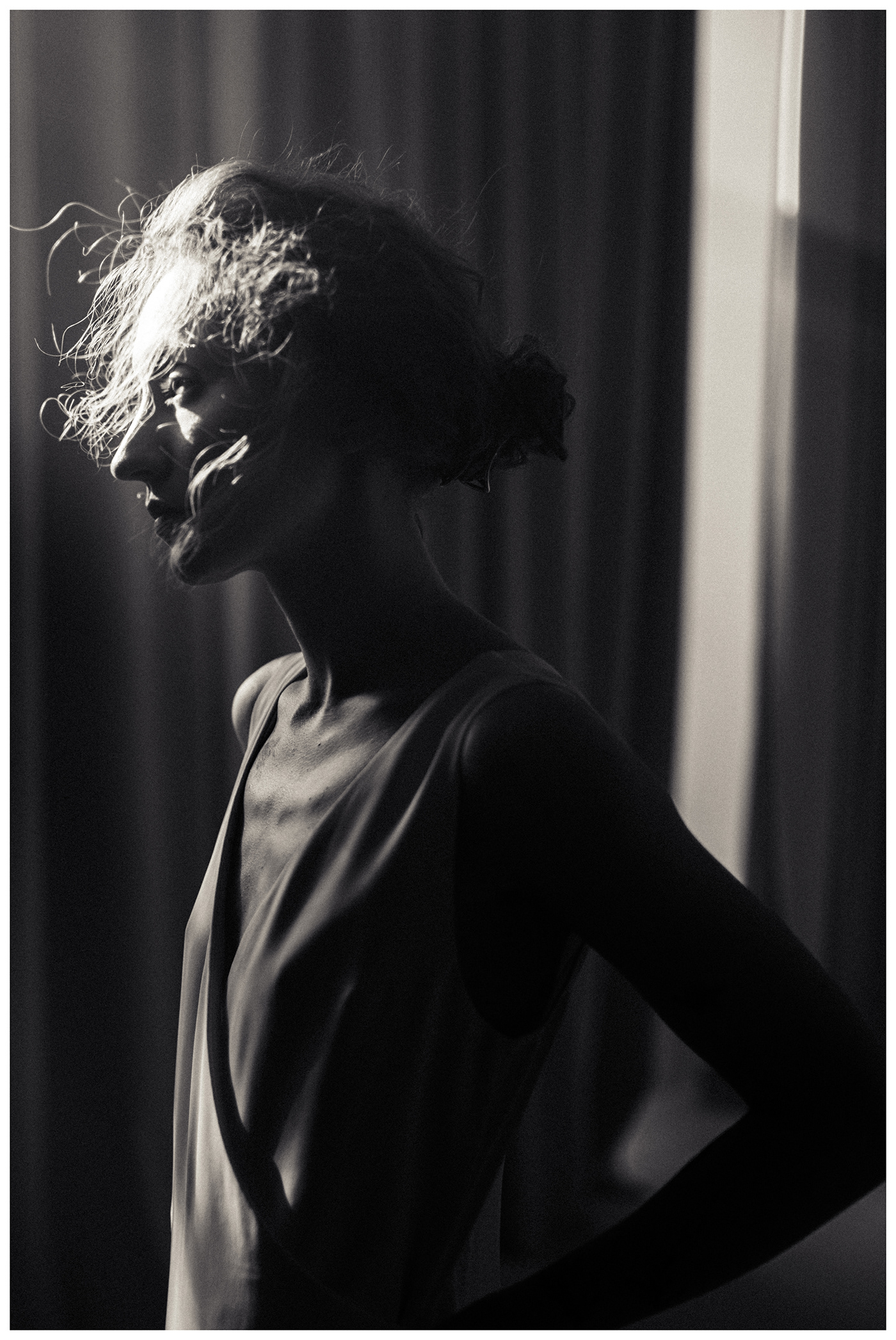 light photographer portrait photoshoot model lightroom Leica black and white Studio Photography