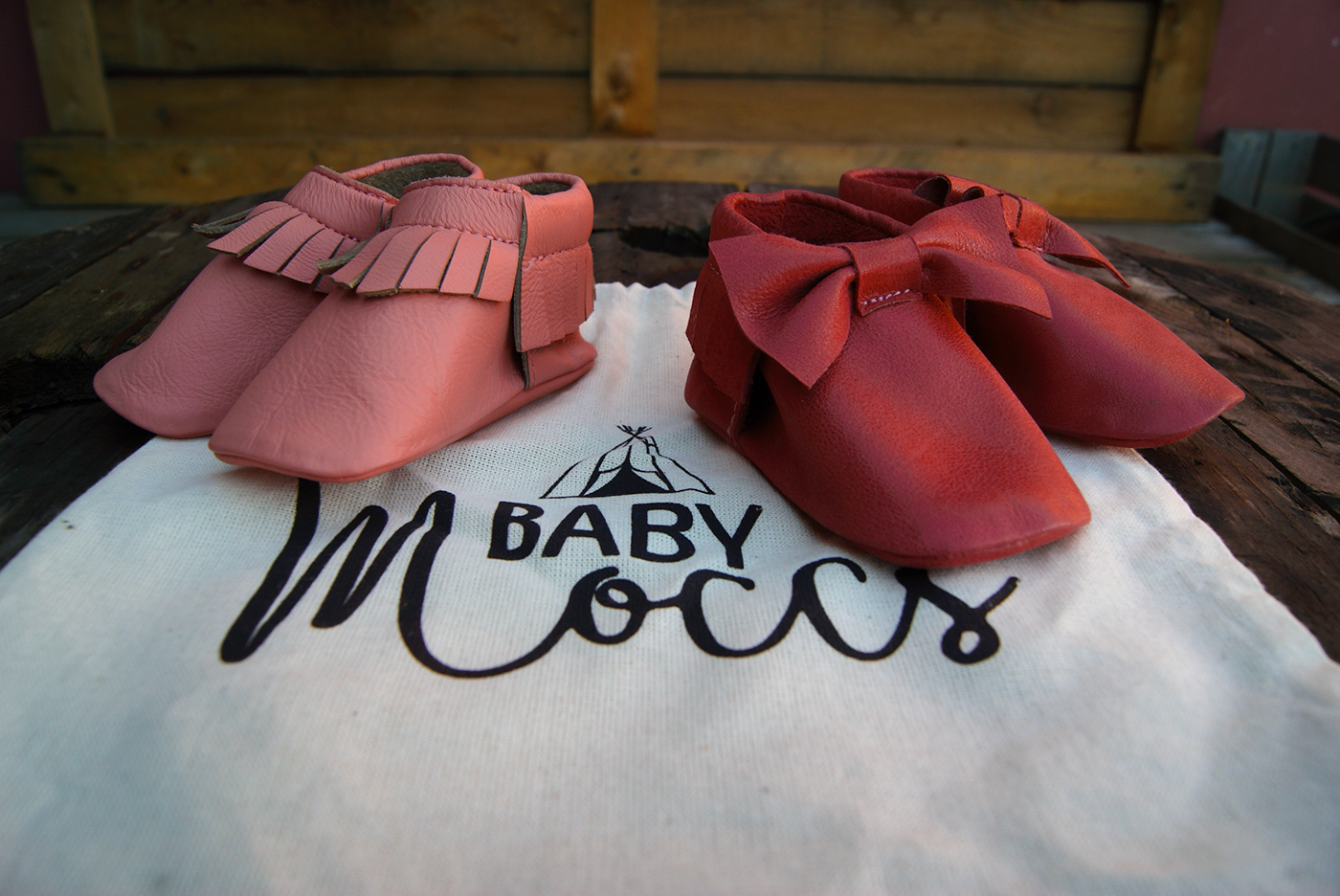 moccs baby babymoccs shoes mocasines Logotype moda littleshoes woods milenials Hipster