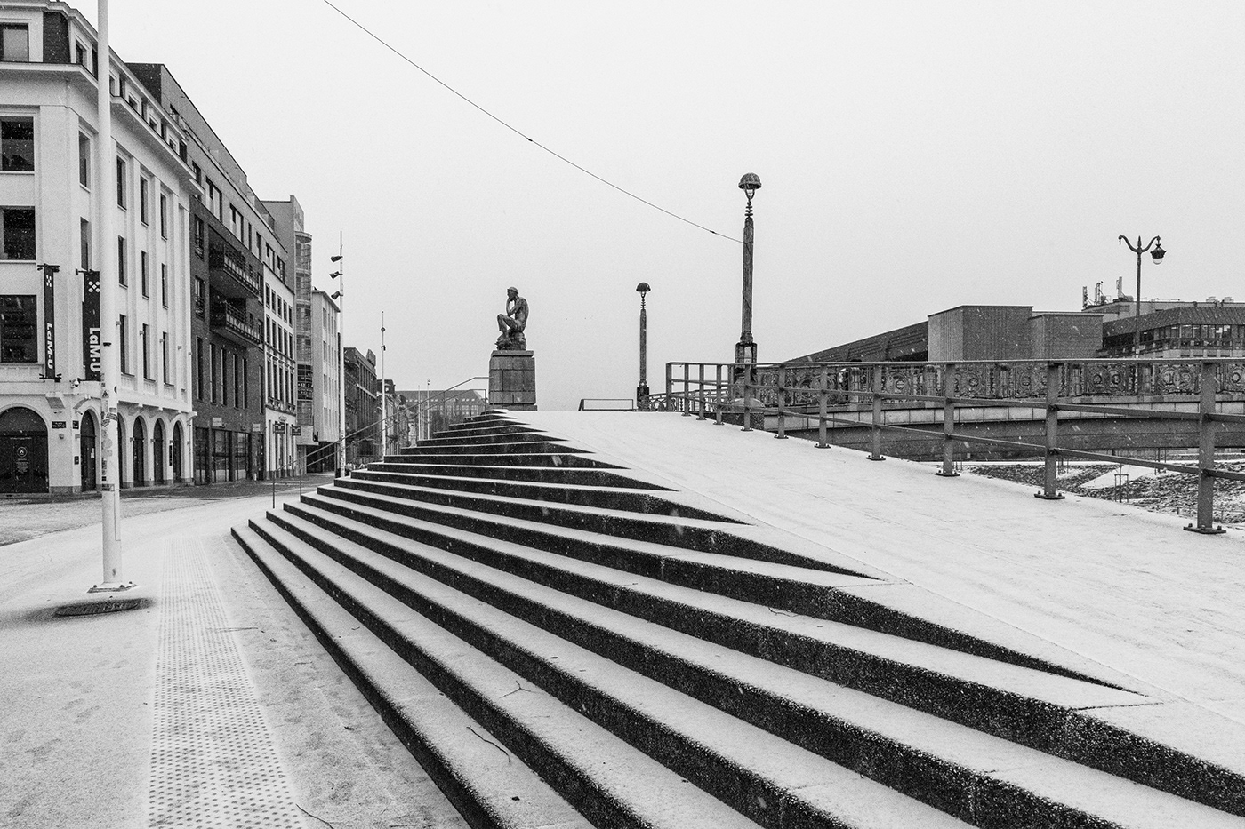 Charleroi street photography hiver Photography  noir et blanc Philippe