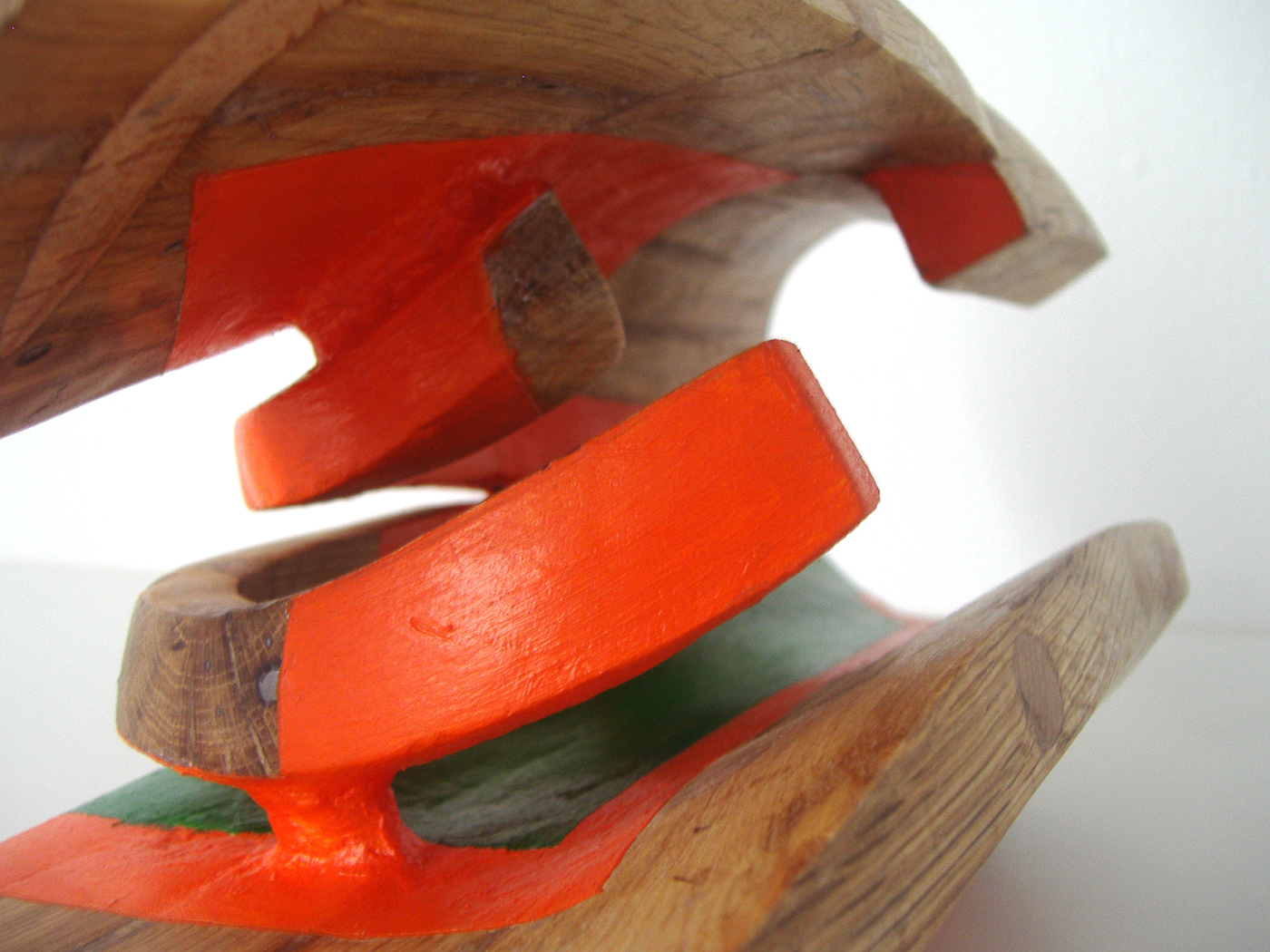 abstract color sculpture Vanesa Muñoz woodcarving
